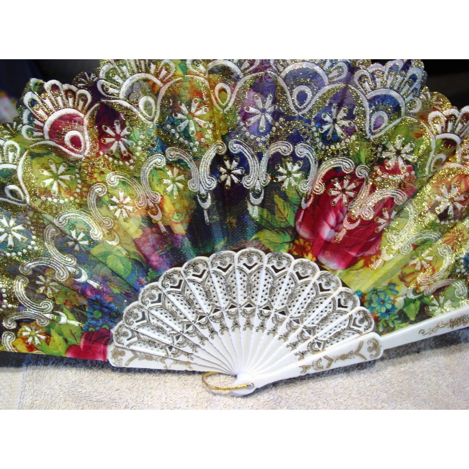 Vintage SMALL HAND FAN WITH FLOWERS 16 INCHES UNBRANDED Size ONE SIZE - 2 Thumbnail