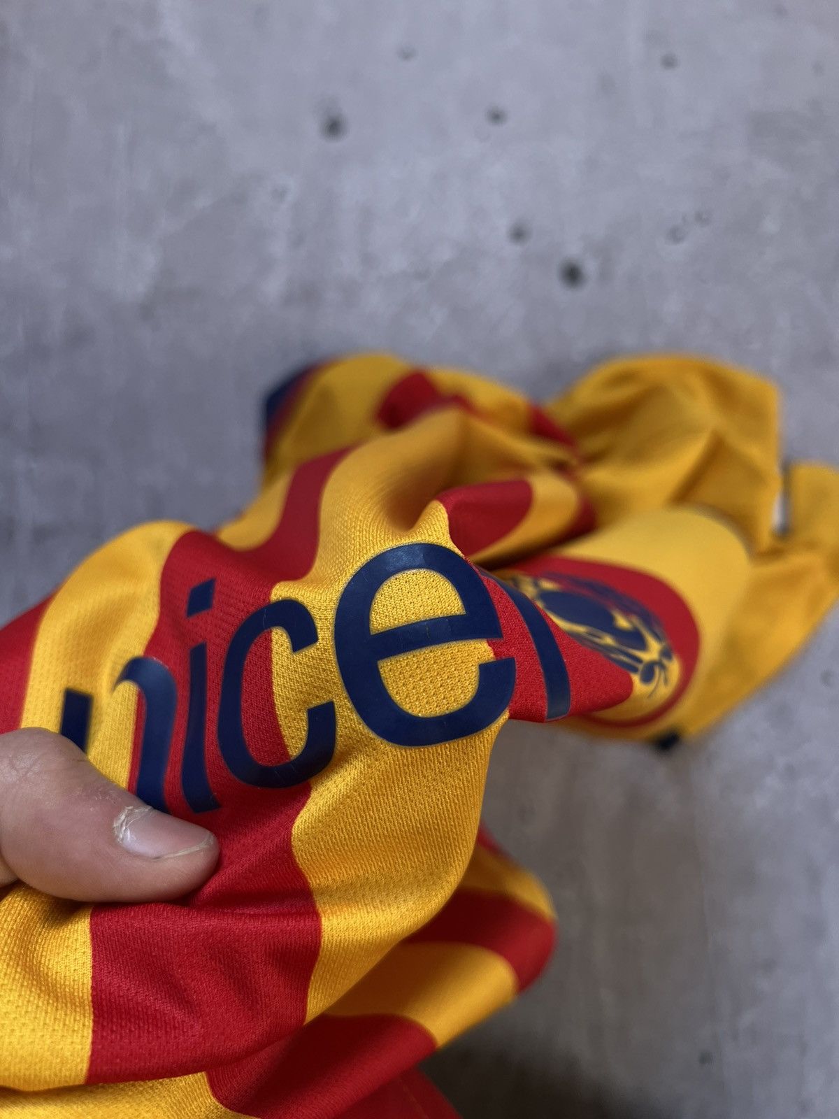 Nike BARCELONA 2015/2016 SHIRT NIKE SOCCER JERSEY SIZE M Size US M / EU 48-50 / 2 - 17 Thumbnail