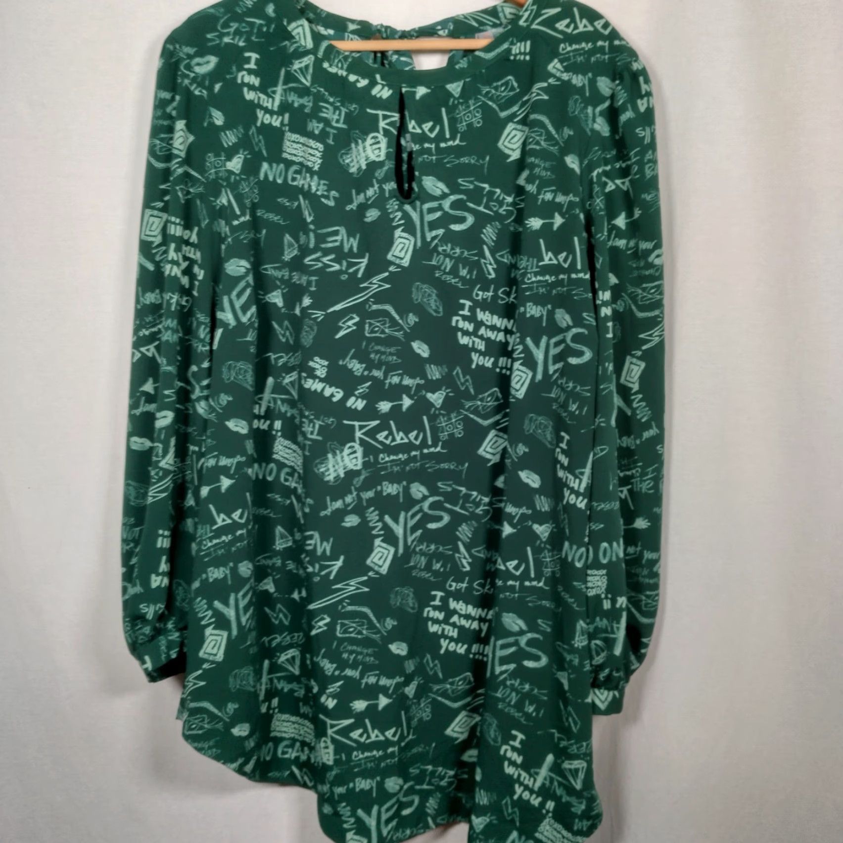 Melissa Melissa McCartney Seven Shirt Blouse Plus Size 2X Green Graffiti Long Sleeve Top Size XXL / US 16-18 / IT 52-54 - 2 Thumbnail