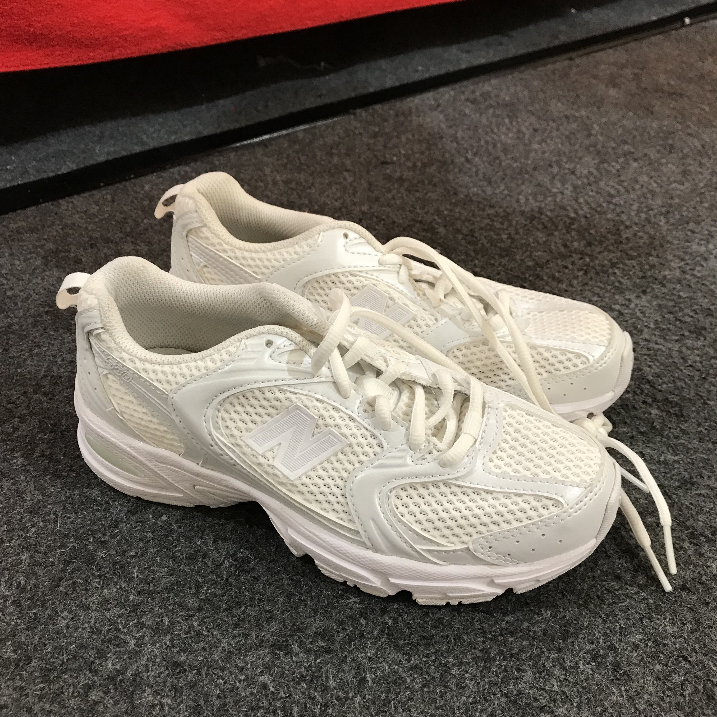 New Balance New Balance 530 All White Size 37 eur 22.5 cm Bnwt Size US 5 / EU 37 - 6 Thumbnail