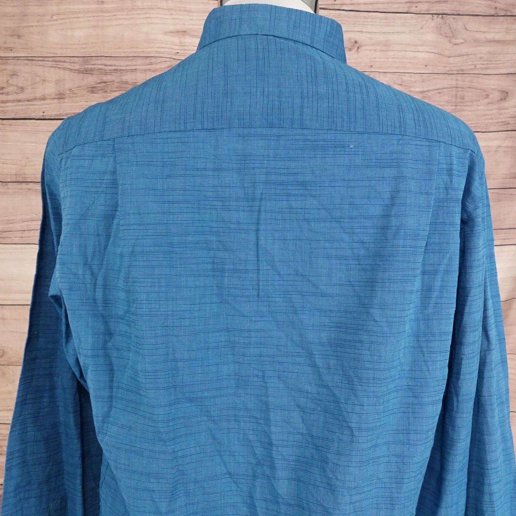 Van Heusen VAN HEUSEN Shirt Mens M Blue Never Tuck Long Sleeve Button Down Classic Fit Size US M / EU 48-50 / 2 - 5 Thumbnail
