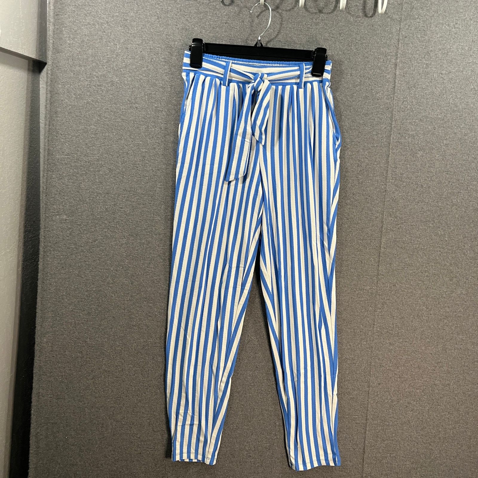 Other AnyBody Yarn Dyed Textured Jersey Tapered Leg Pant with Tie Size 24" / US 00 / IT 34 - 1 Thumbnail