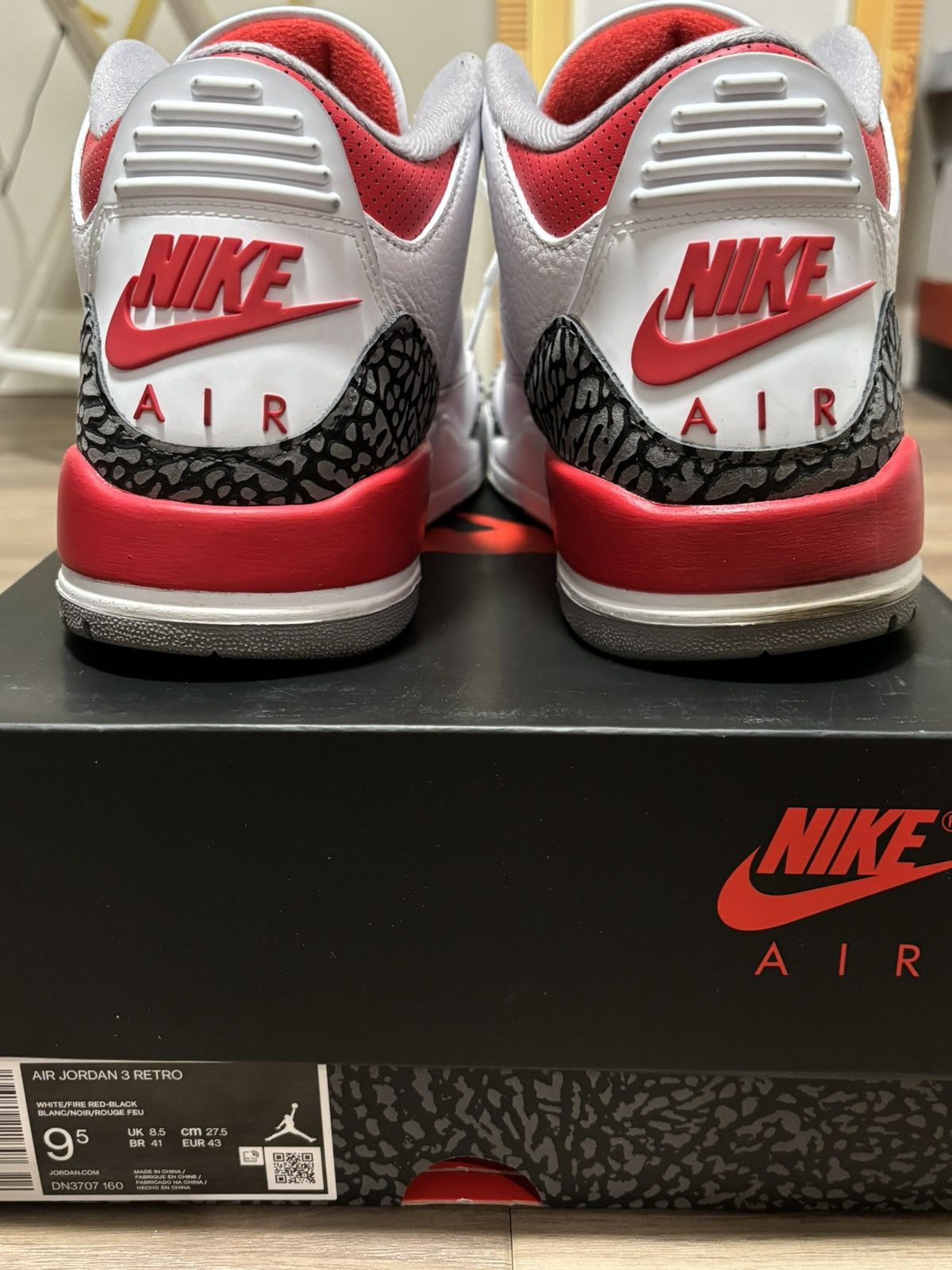 Jordan Brand Jordan 3 "Fire Red" Size US 9.5 / EU 42-43 - 4 Thumbnail