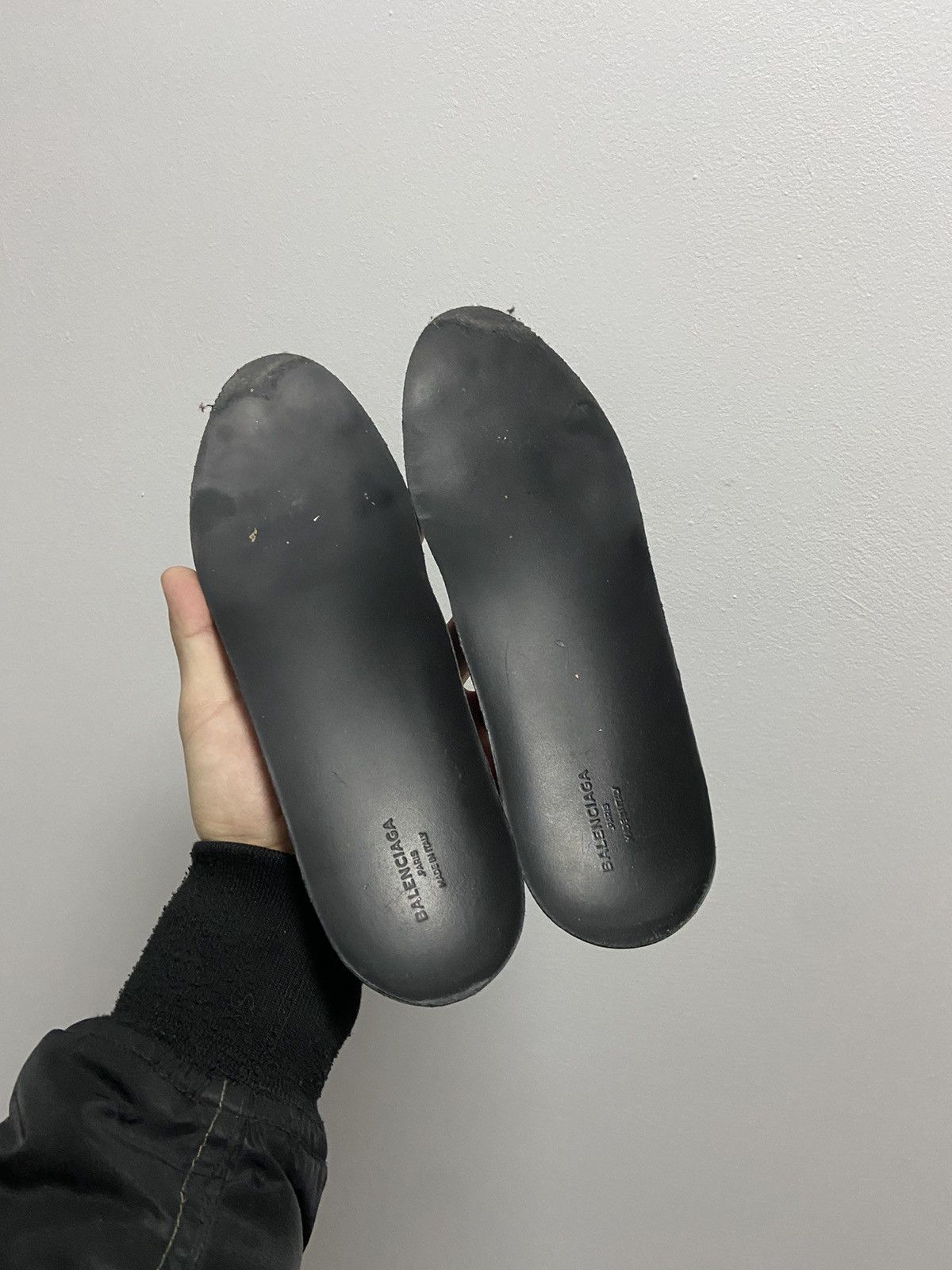Balenciaga × Vintage Balenciaga luxury low top sneakers vintage trainers Size US 11 / EU 44 - 11 Thumbnail