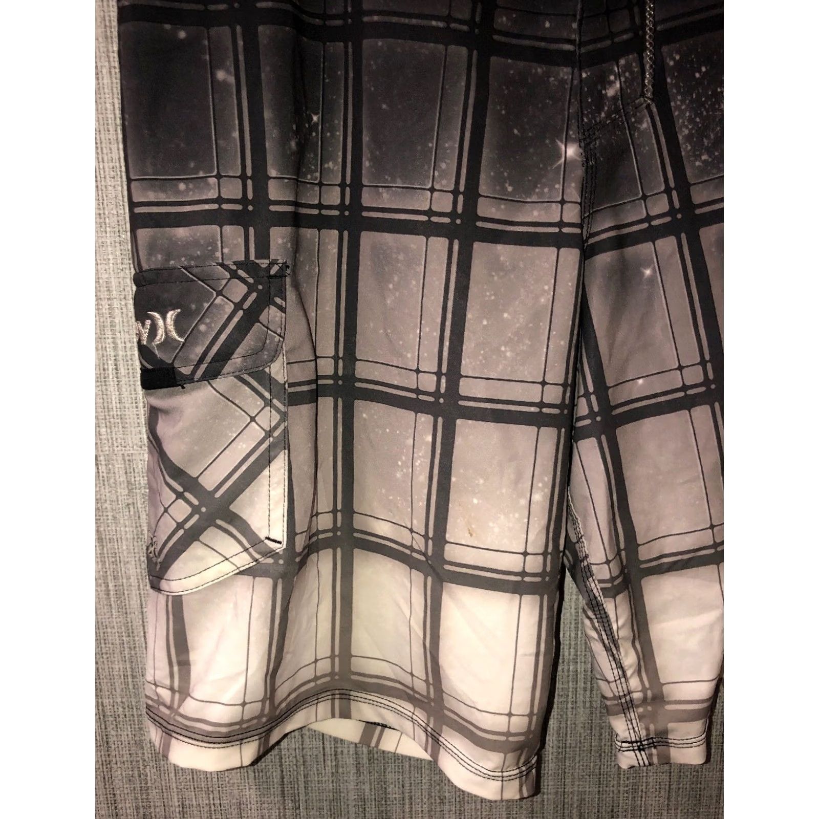 Hurley Hurley Phantom Mens Black/Gray Summer Board Shorts 32 Mens Bottom Swim Bottom Board Shorts Black/Gray 90s? Size US 32 / EU 48 - 3 Thumbnail
