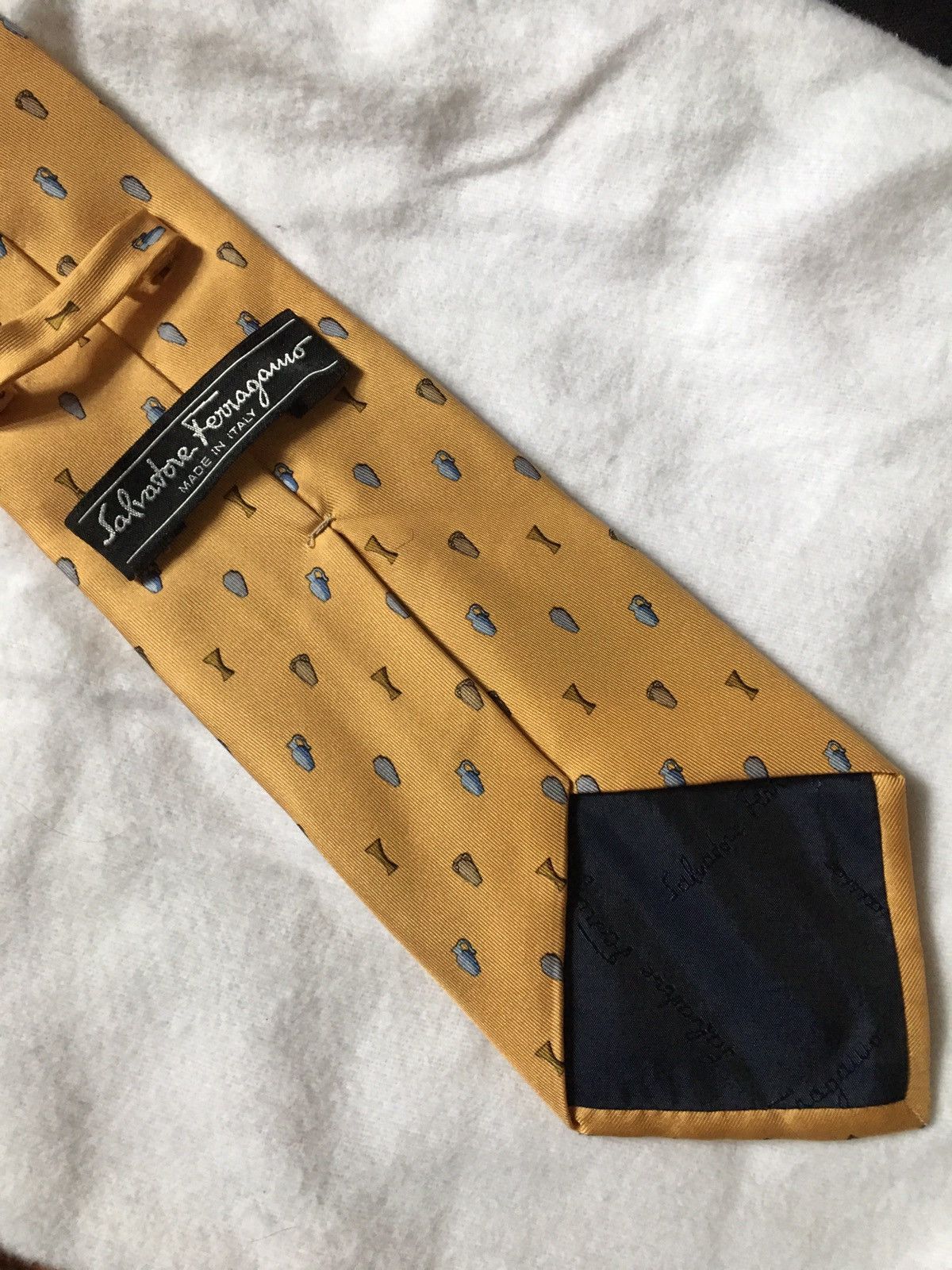 Salvatore Ferragamo Salvatore Ferragamo Amphora Print Yellow Silk Mens Tie Size ONE SIZE - 4 Thumbnail