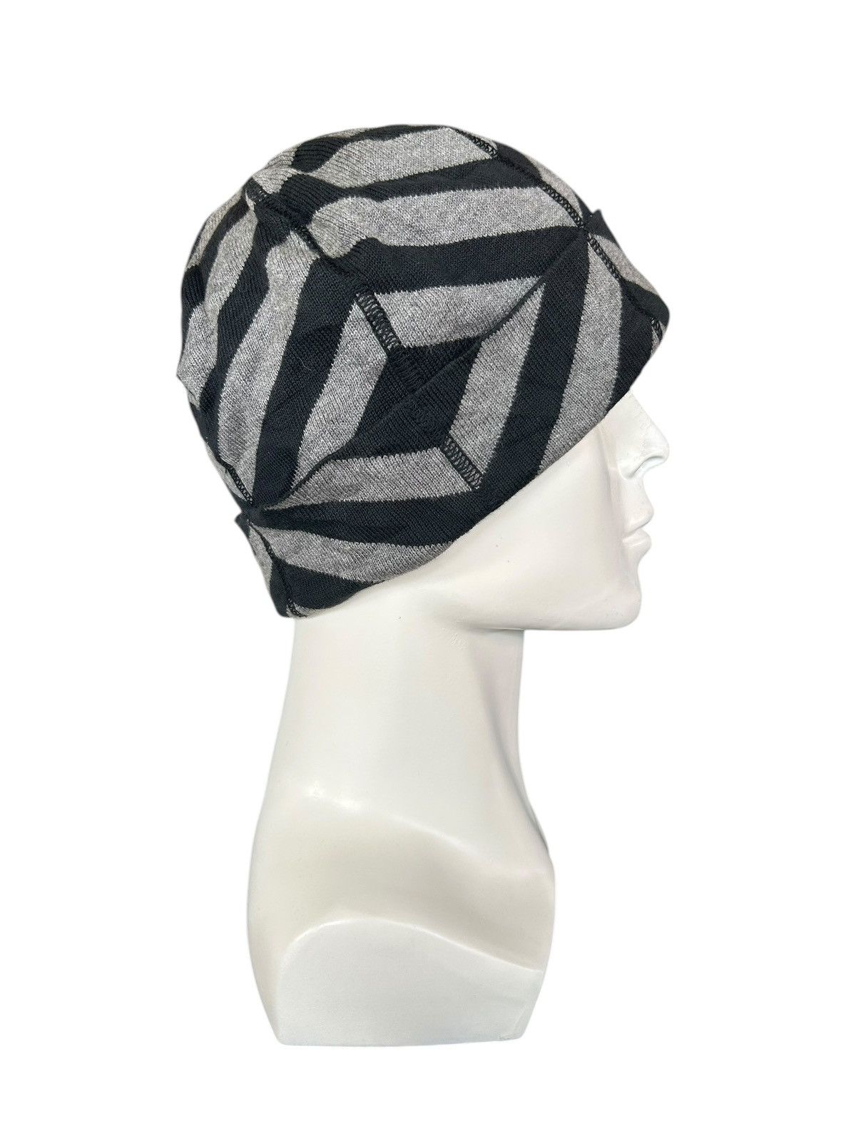 Vivienne Westwood Rare Vivienne Westwood Chapeaux Stripe Rare Beanie Hats ☠️☠️ Size ONE SIZE - 3 Thumbnail