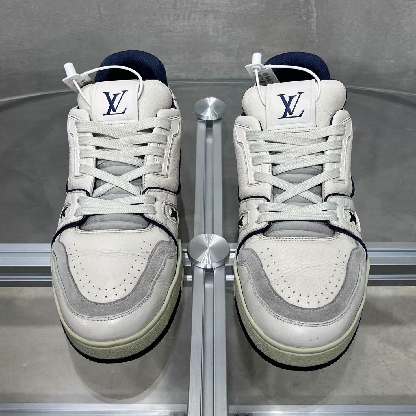 Louis Vuitton LV Trainer white blue UK9.5/43.5 Size US 10.5 / EU 43-44 - 1 Thumbnail