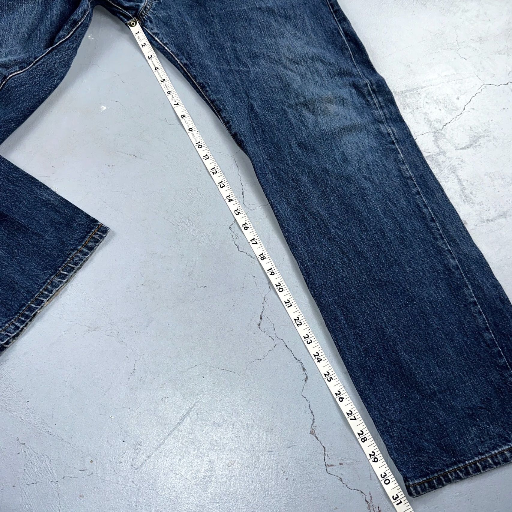 Levi's VINTAGE Levi's 501 Jeans Straight Levi's 501 Blue 40x32 90s Mens Regular Classic Mid Rise Button Closure Denim 40x31 501 Series Leather? Size US 40 / EU 56 - 5 Thumbnail