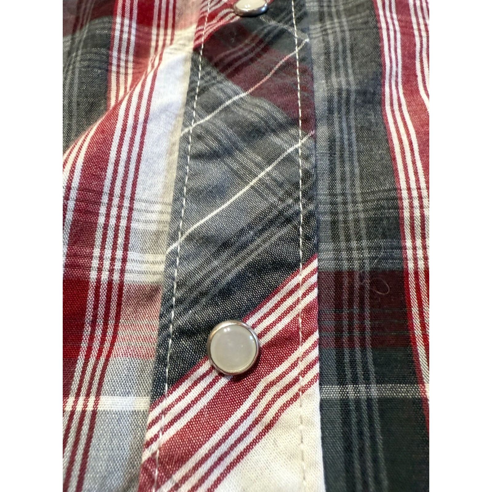 Levi's Levi's Mens Shirt Pearl Snap Size L Red Plaid Long Sleeve Lightweight Button-Up Size US L / EU 52-54 / 3 - 3 Thumbnail