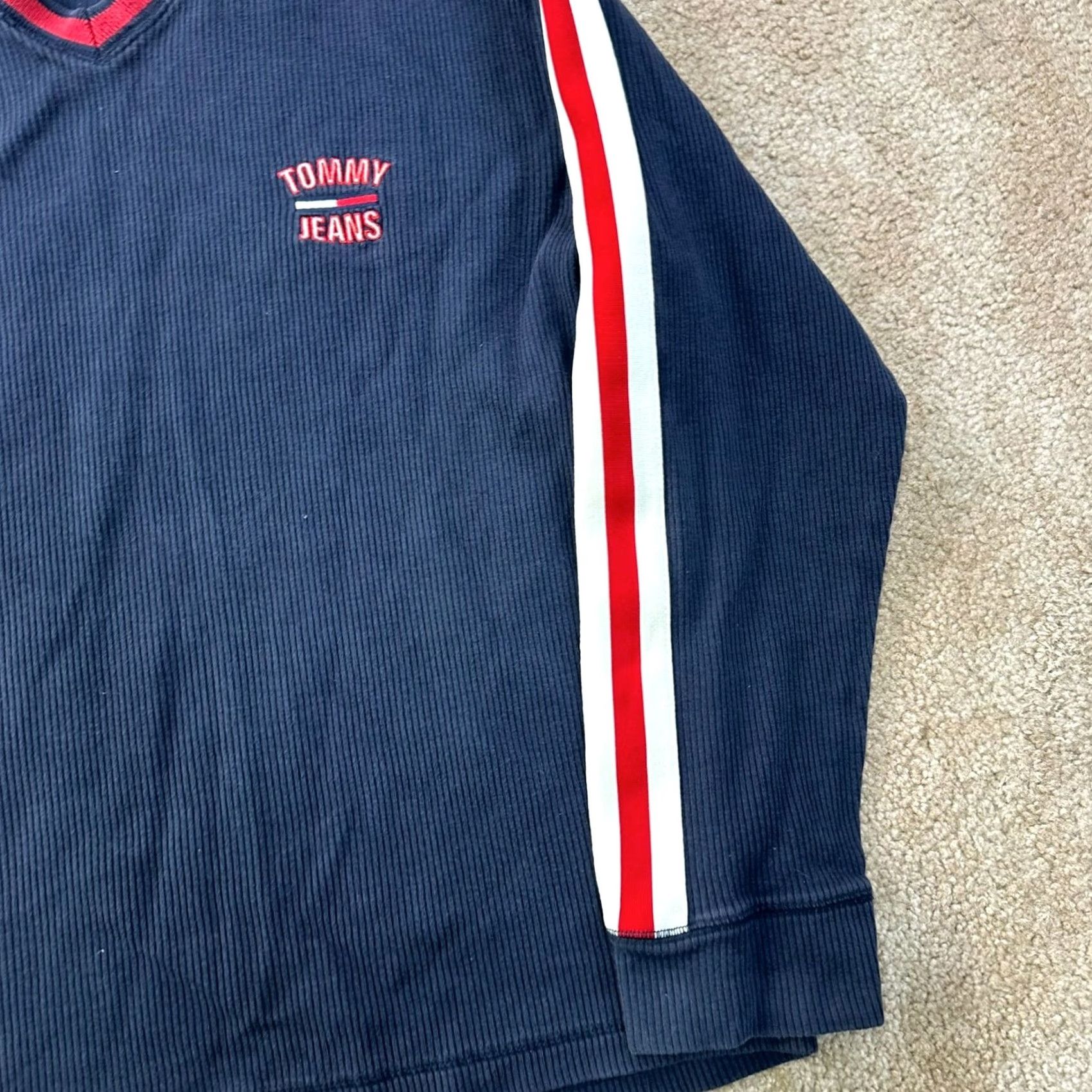 Tommy Hilfiger VINTAGE Tommy Hilfiger Long Sleeve V-Neck Shirt Men's Large Blue 2000s Logo Knit Cotton Blend Size US L / EU 52-54 / 3 - 2 Thumbnail