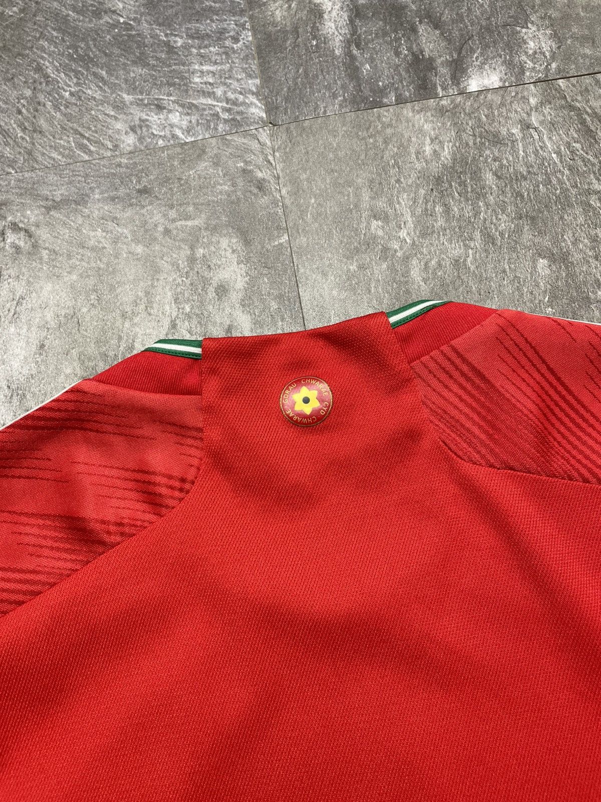 Adidas Adidas Wales 2022 2023 Home Football Shirt Soccer Jersey Size US L / EU 52-54 / 3 - 5 Thumbnail