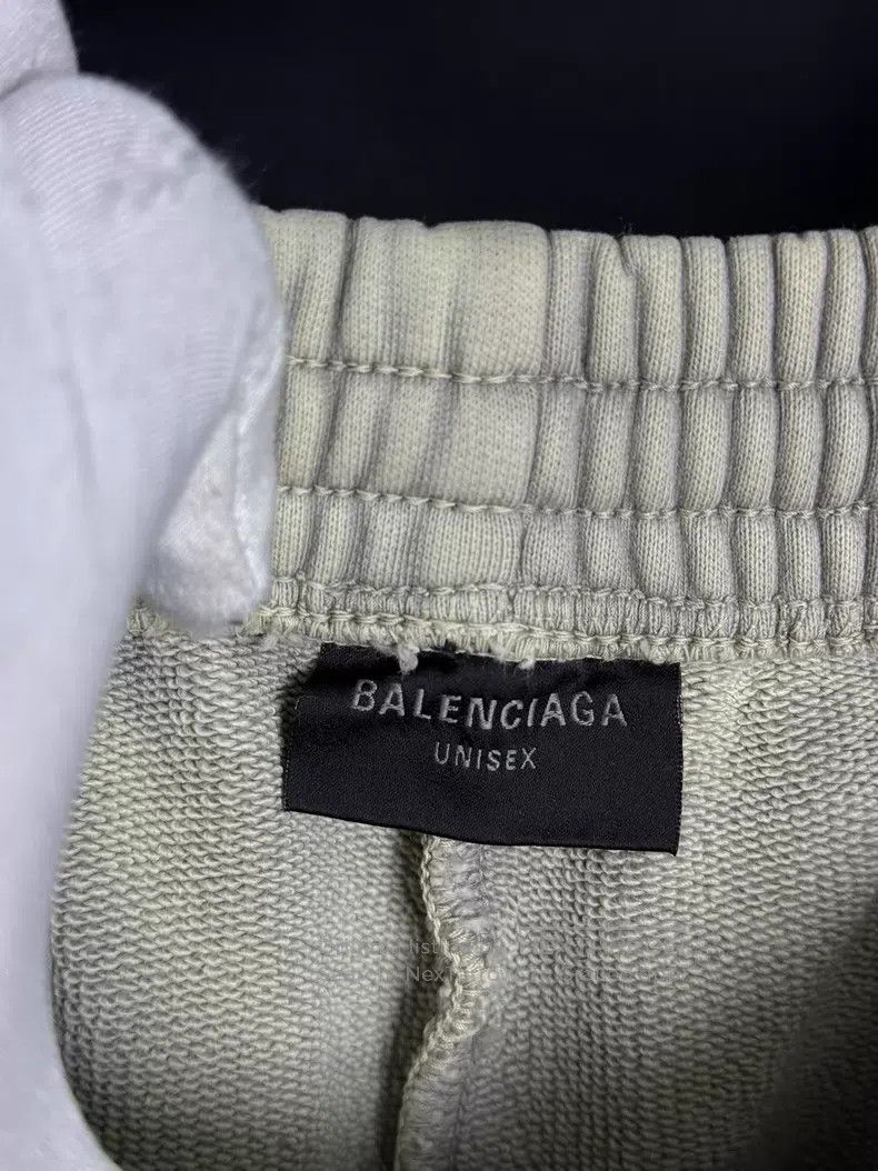 Balenciaga Balenciaga size XXS Embroidered Logo Shorts Size US 27 - 4 Thumbnail