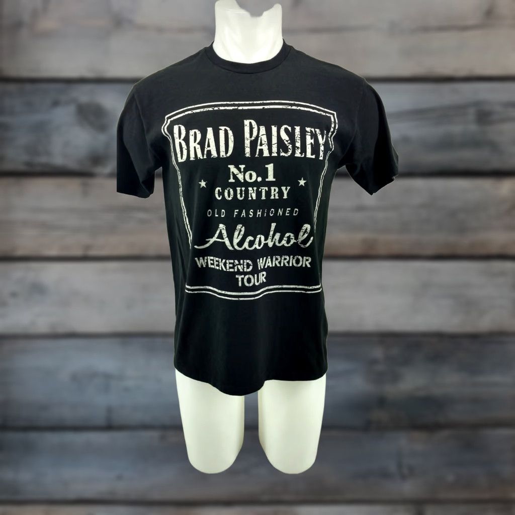 Tultex Brad Paisley Shirt Adult Medium Black 2018 Weekend Warrior World Tour Mens Shirt Size US M / EU 48-50 / 2 - 1 Thumbnail