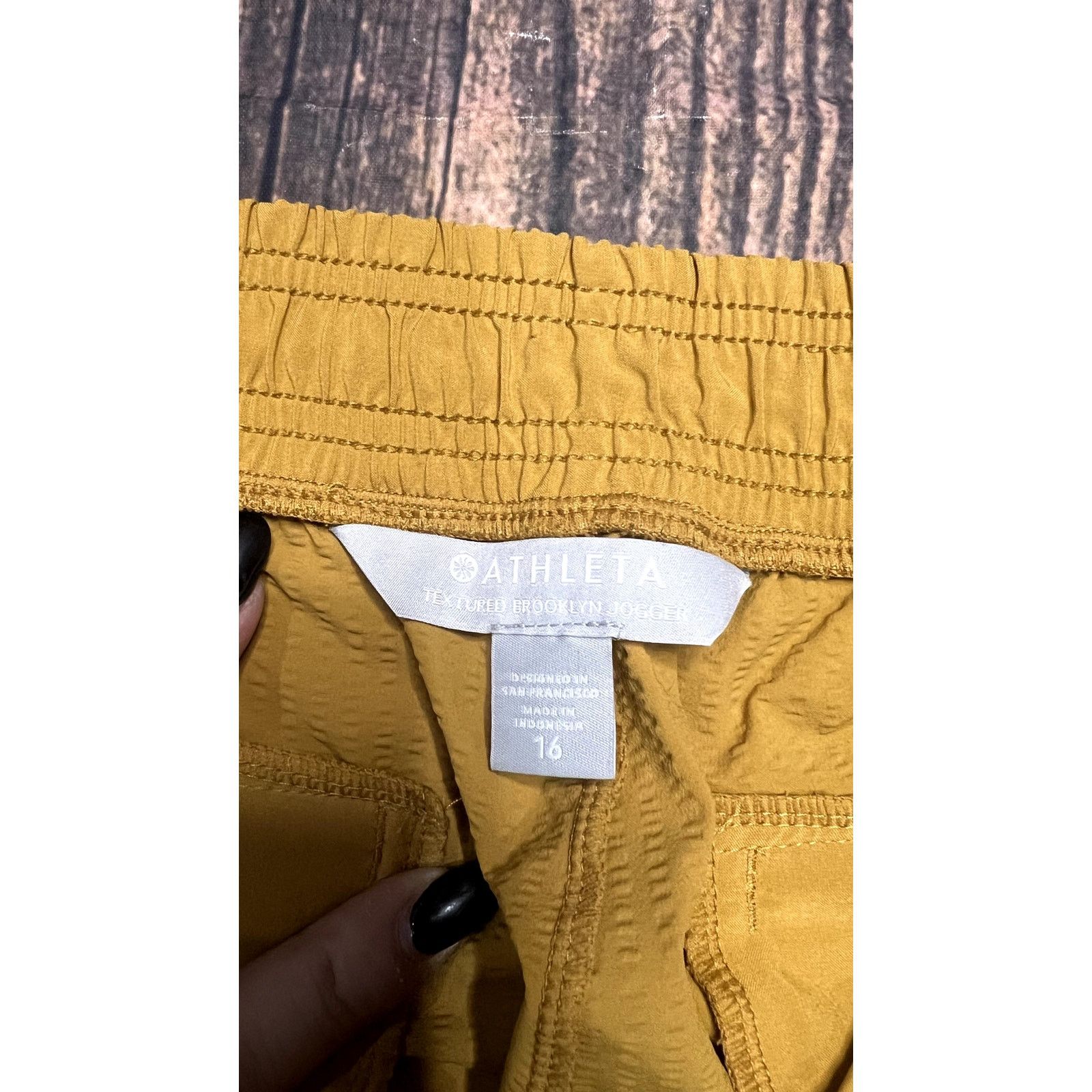 Athleta Athleta Women's Size 16 Textured Brooklyn Tapered Joggers Size 38" / US 16 / IT 52 - 3 Thumbnail