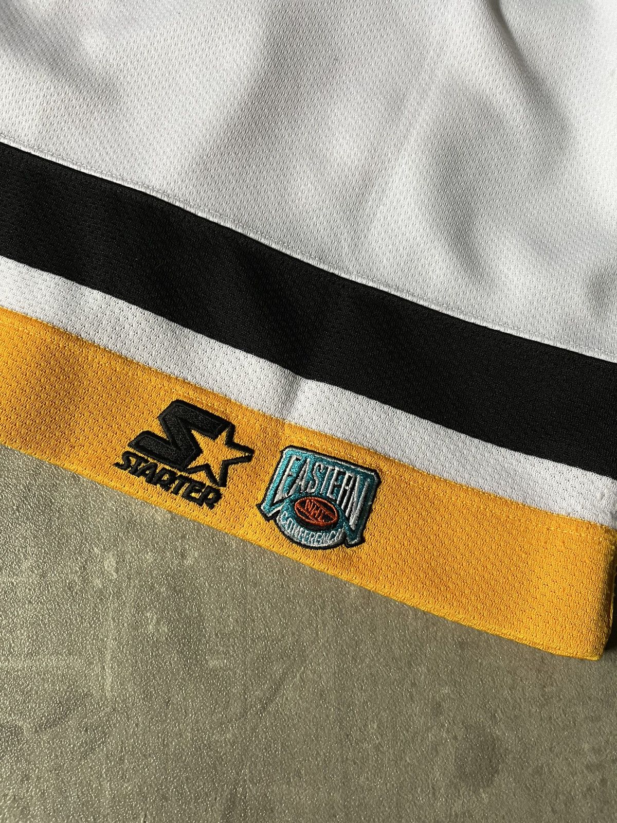 Starter Vintage Pittsburgh 90s hockey jersey white yellow Size US L / EU 52-54 / 3 - 11 Thumbnail