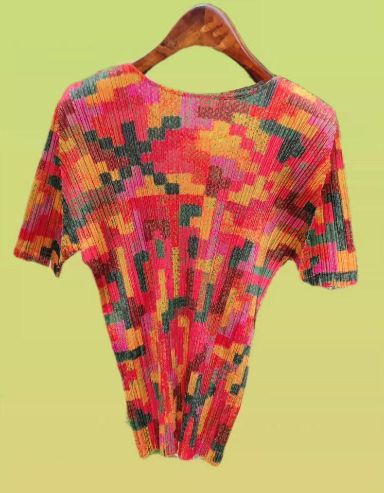 Issey Miyake Issey Miyake size:4 Red pleated tassel short-sleeved shirt Size M / US 6-8 / IT 42-44 - 1 Thumbnail