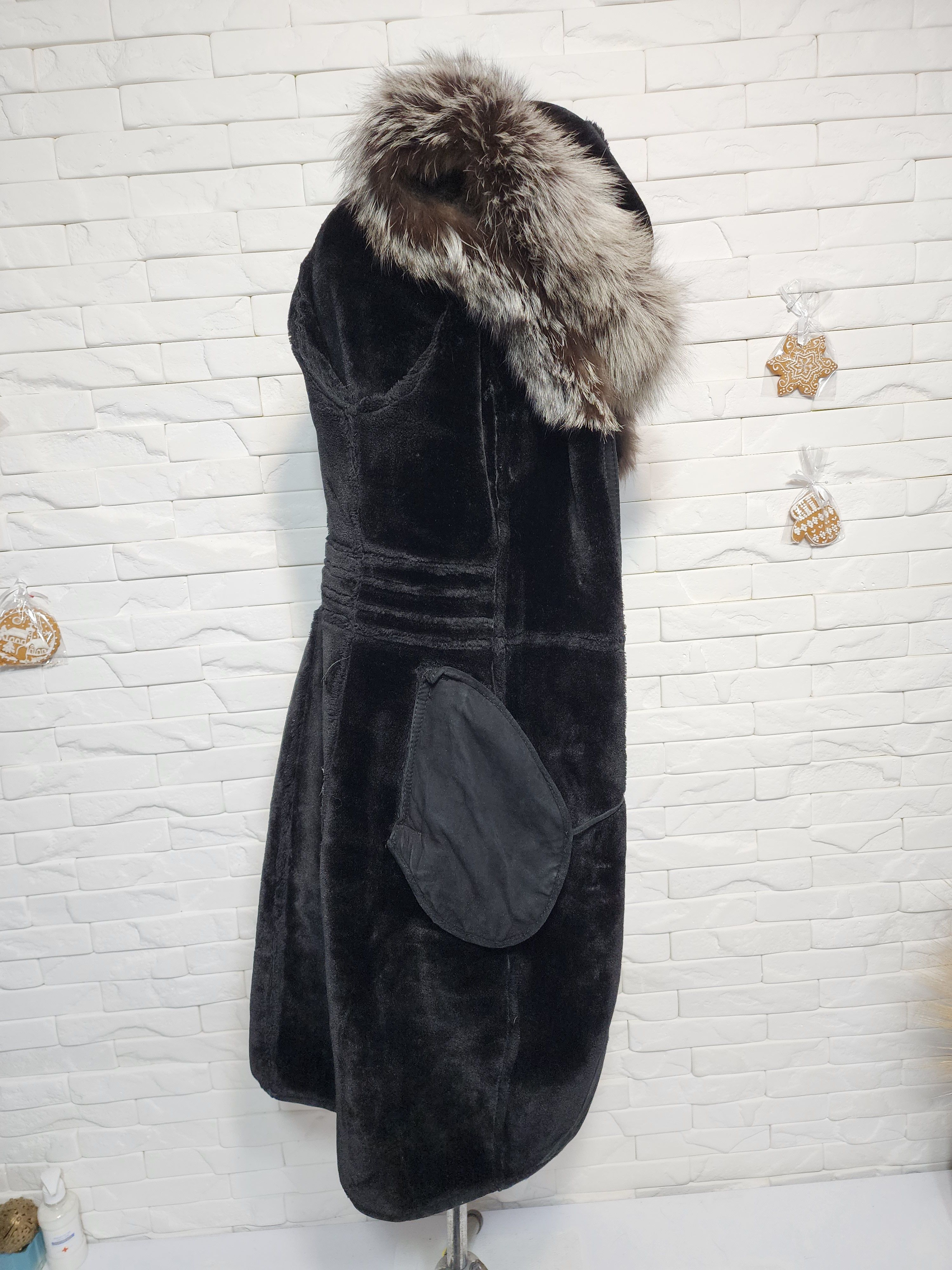Furla Black Faux Sheepskin Coat: Warm Hood, Metal Zipper. Women's. Size S / US 4 / IT 40 - 8 Thumbnail