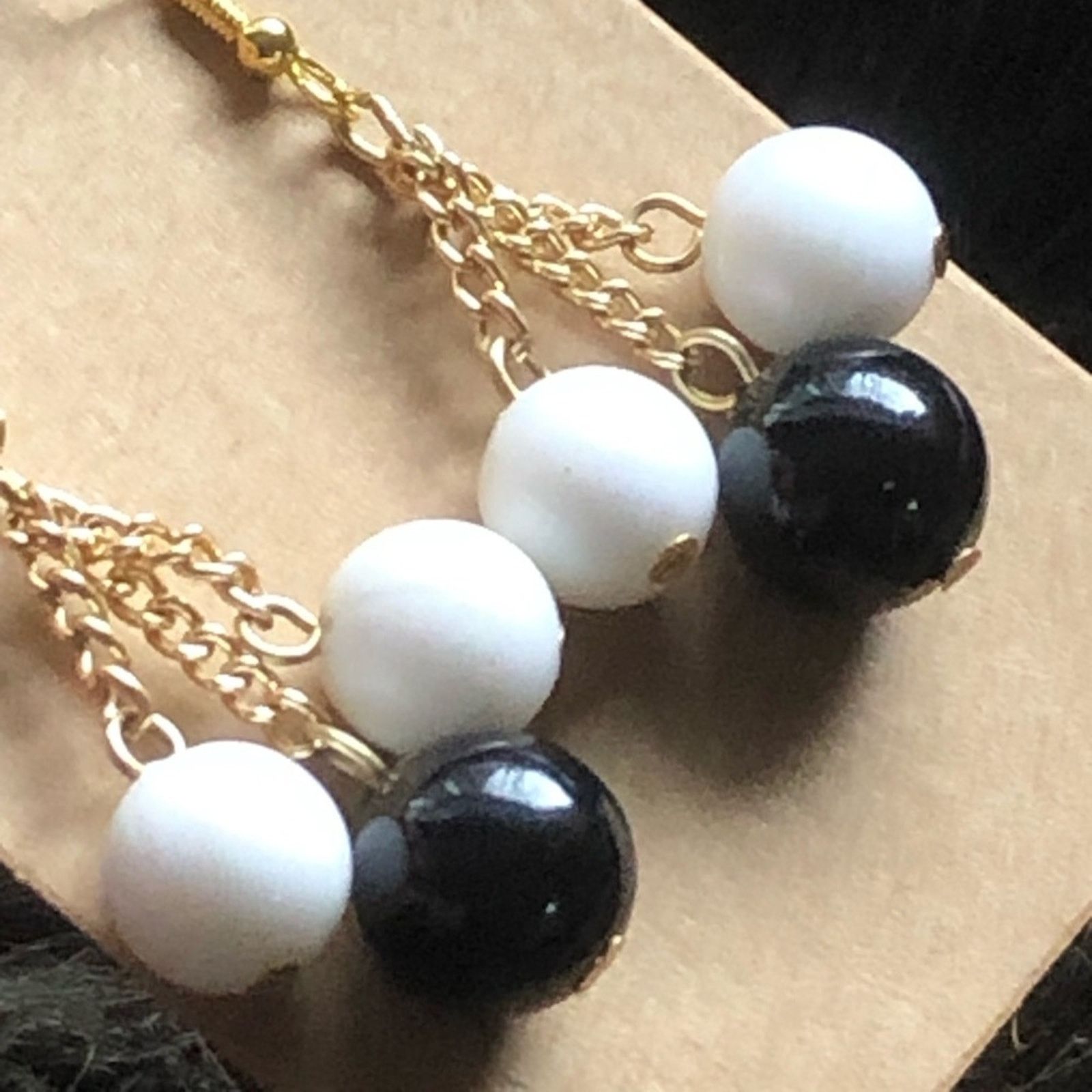 Vintage Vintage repurpose black and white pearl bead dangle earrings Size ONE SIZE - 2 Thumbnail