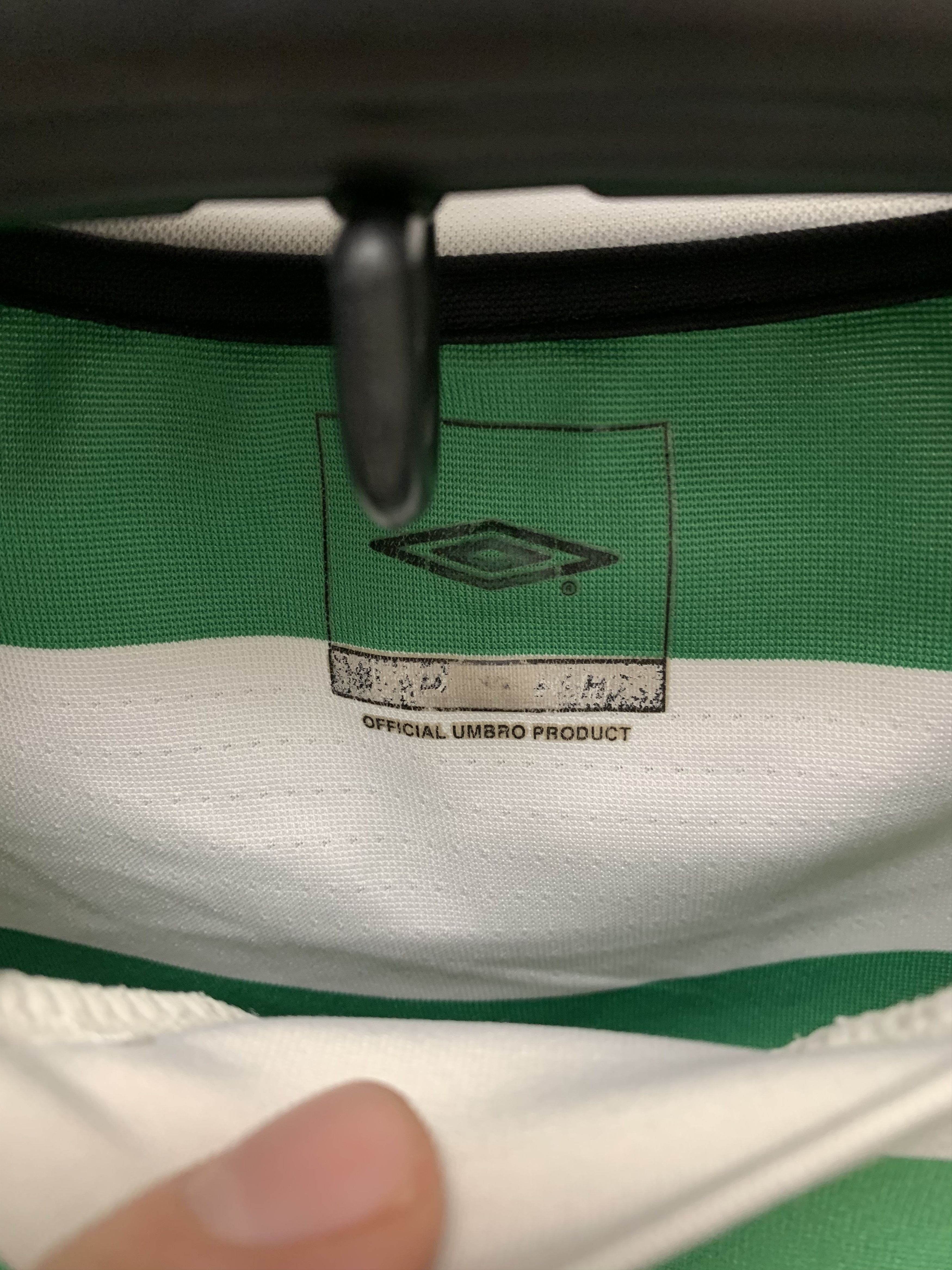 Umbro Celtic Umbro soccer jersey football club L sz vintate Size US L / EU 52-54 / 3 - 4 Thumbnail