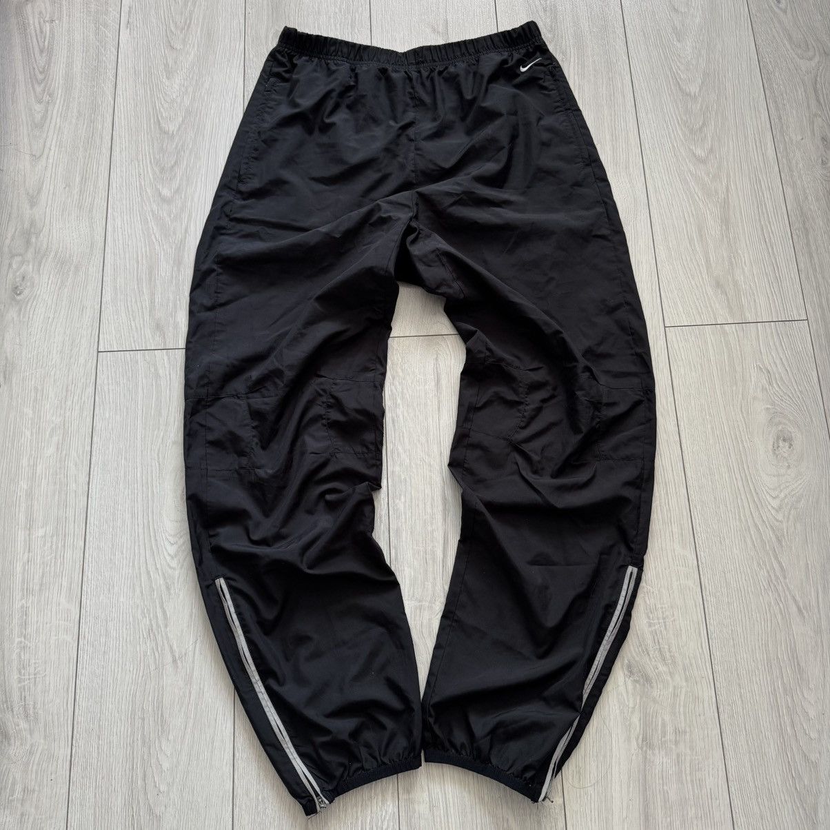 Nike Vintage nike track pants y2k gorpcore sweatpants parachute Size US 36 / EU 52 - 2 Thumbnail