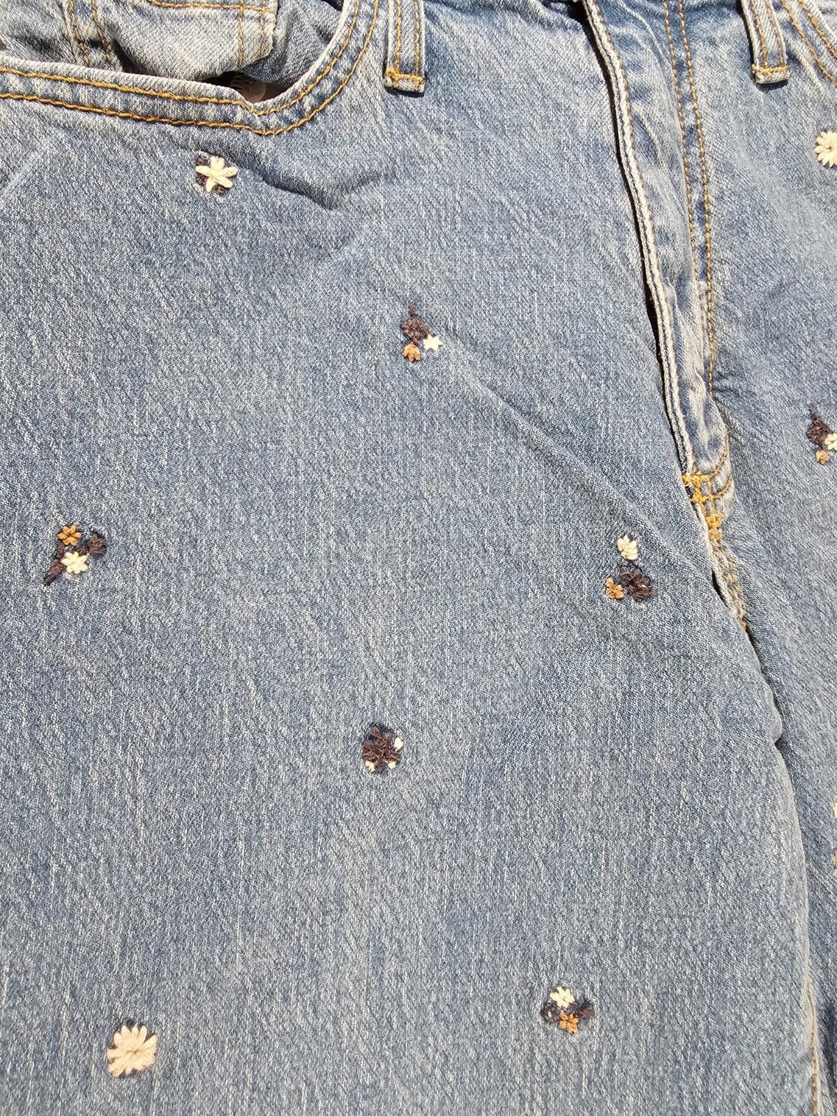 Other Universal Thread Size 4/27L Straight Jeans Light Wash Flower Size 27" / US 4 / IT 40 - 2 Thumbnail