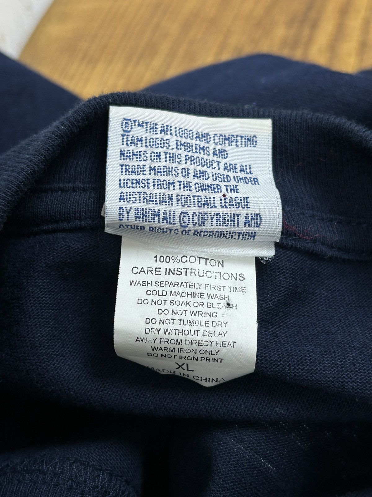 NFL 90s AFL 1999 Carlton FC 20 Century Premierships T-Shirt XL Size US XL / EU 56 / 4 - 9 Thumbnail