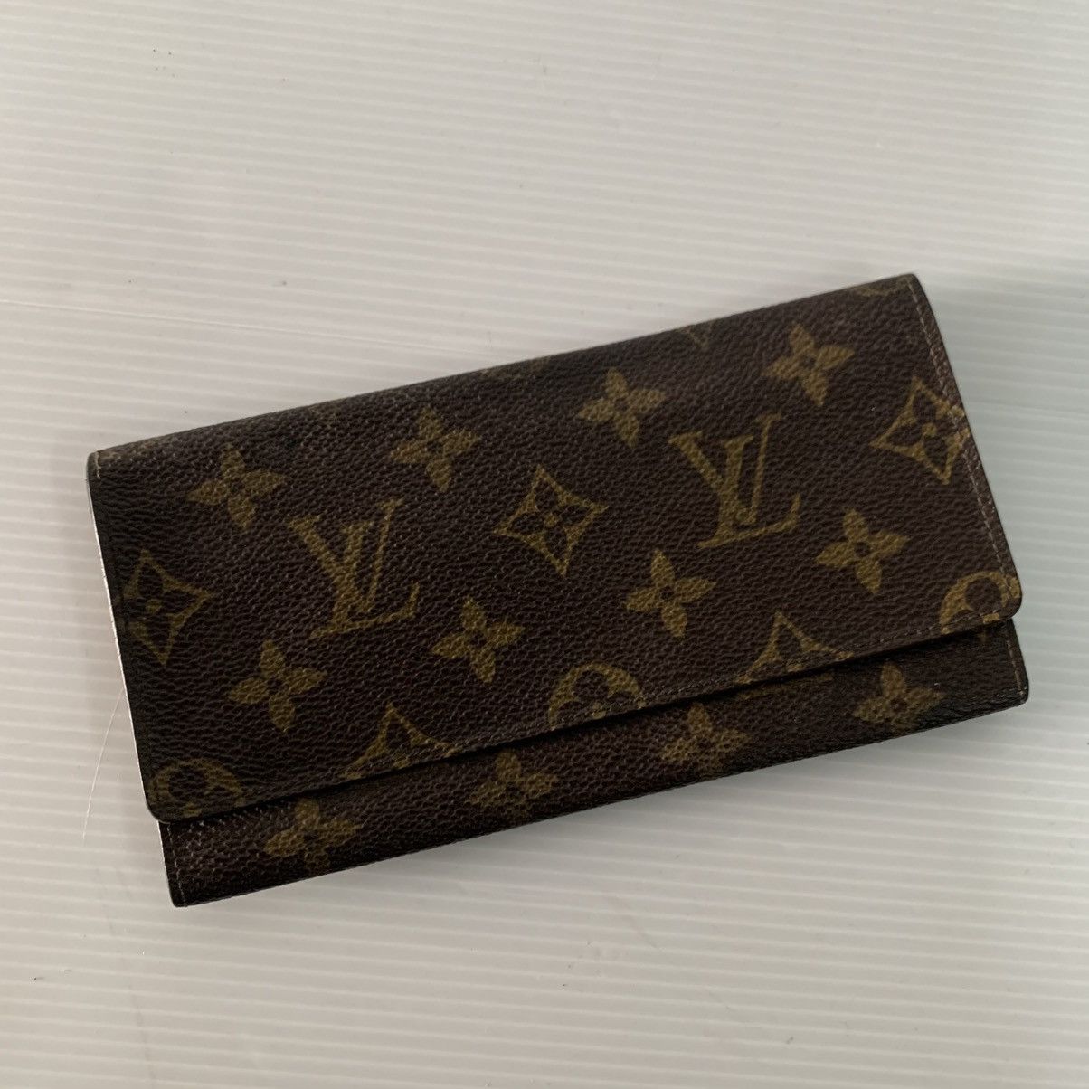 Louis Vuitton Louis Vuitton Monogram Leather Long Wallet Size ONE SIZE - 1 Thumbnail