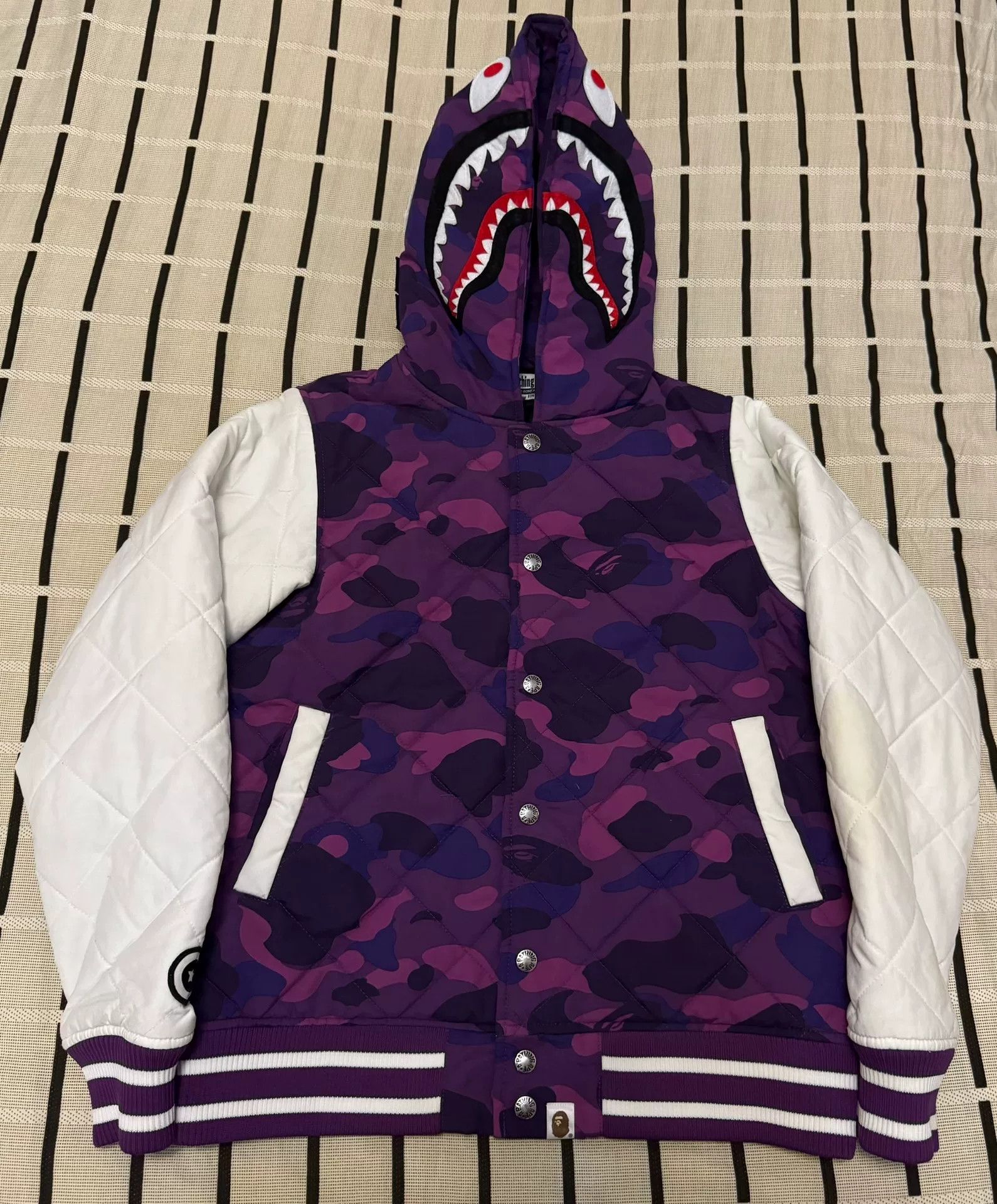 Bape Bape Shark Camo Purple Heavy Coat S Men Size US S / EU 44-46 / 1 - 1 Thumbnail