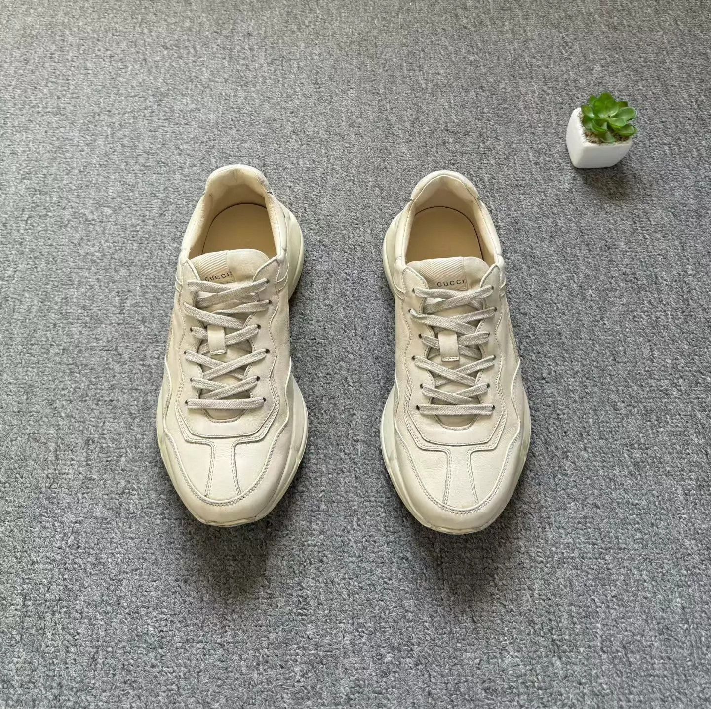 Gucci Gucci Distressed Dad Sneaker Ivory White US7 2x Worn Size US 7 / IT 37 - 5 Thumbnail