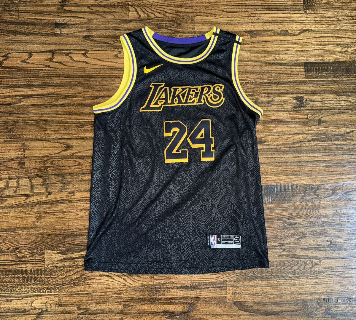 Nike Kobe Bryant #24 Nike Lakers Mamba City Jersey Swingman Sz 52 Size US L / EU 52-54 / 3 - 1 Thumbnail