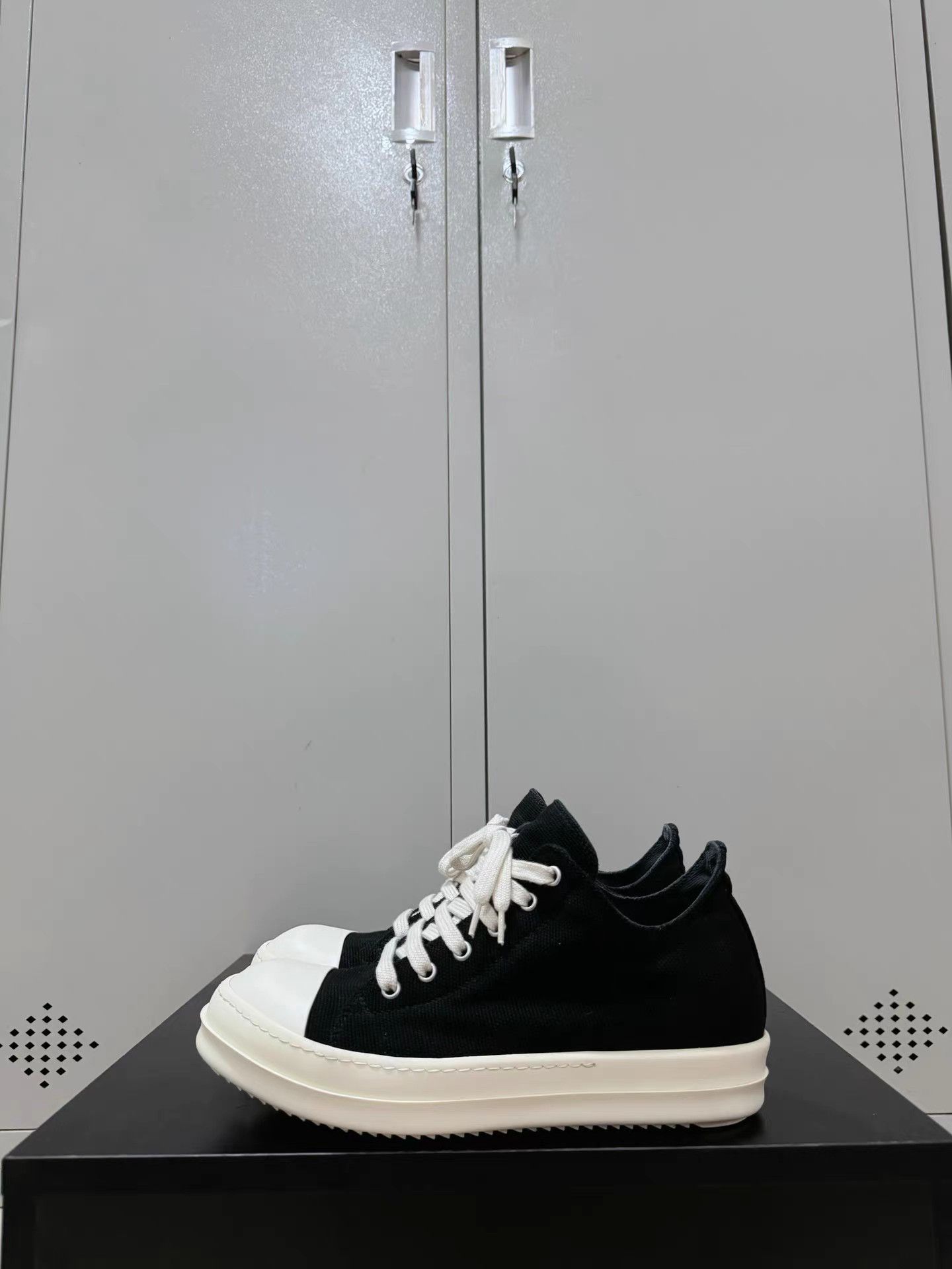 Rick Owens Drkshdw Rick Owens Drkshdw low-top Converse sneakers Size US 6 / EU 39 - 7 Thumbnail