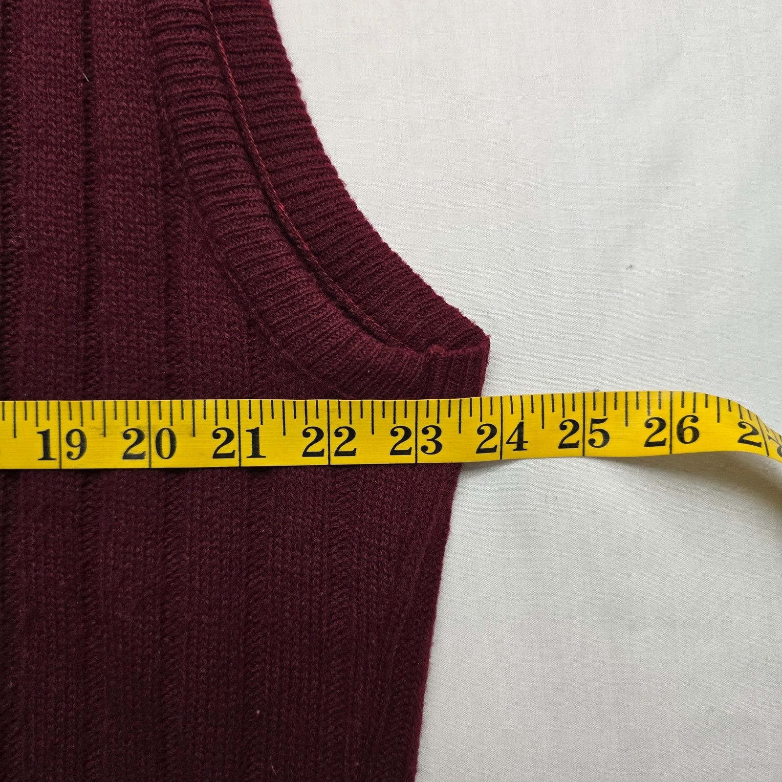 London Fog × Vintage Vintage London Fog Sweater Vest Large V Neck Acrylic Maroon Size US L / EU 52-54 / 3 - 7 Thumbnail