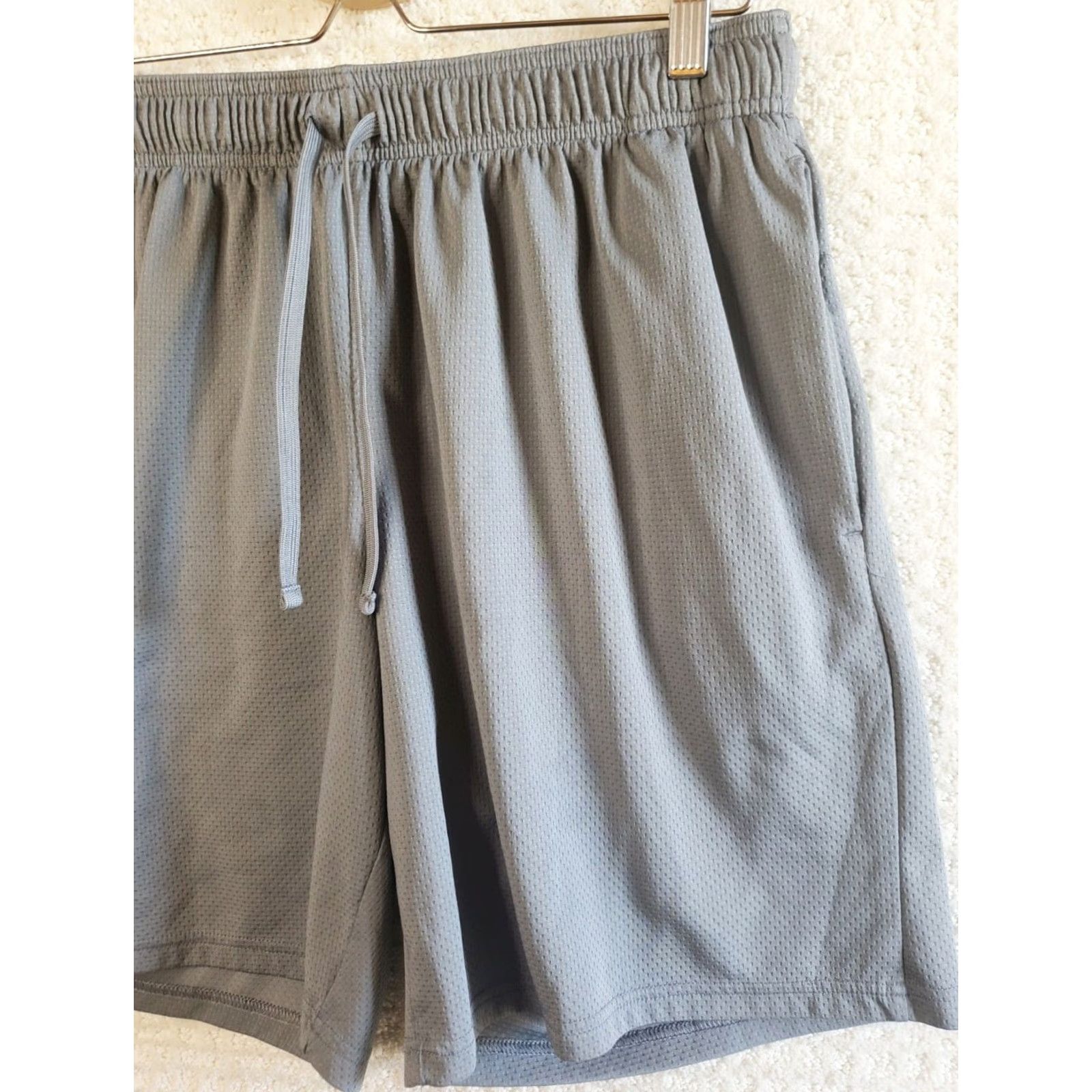 Athletic Works Athletic Works Mens L Gray Training Shorts Polyester Elastic Drawstring Athletic Size US 33 - 2 Thumbnail