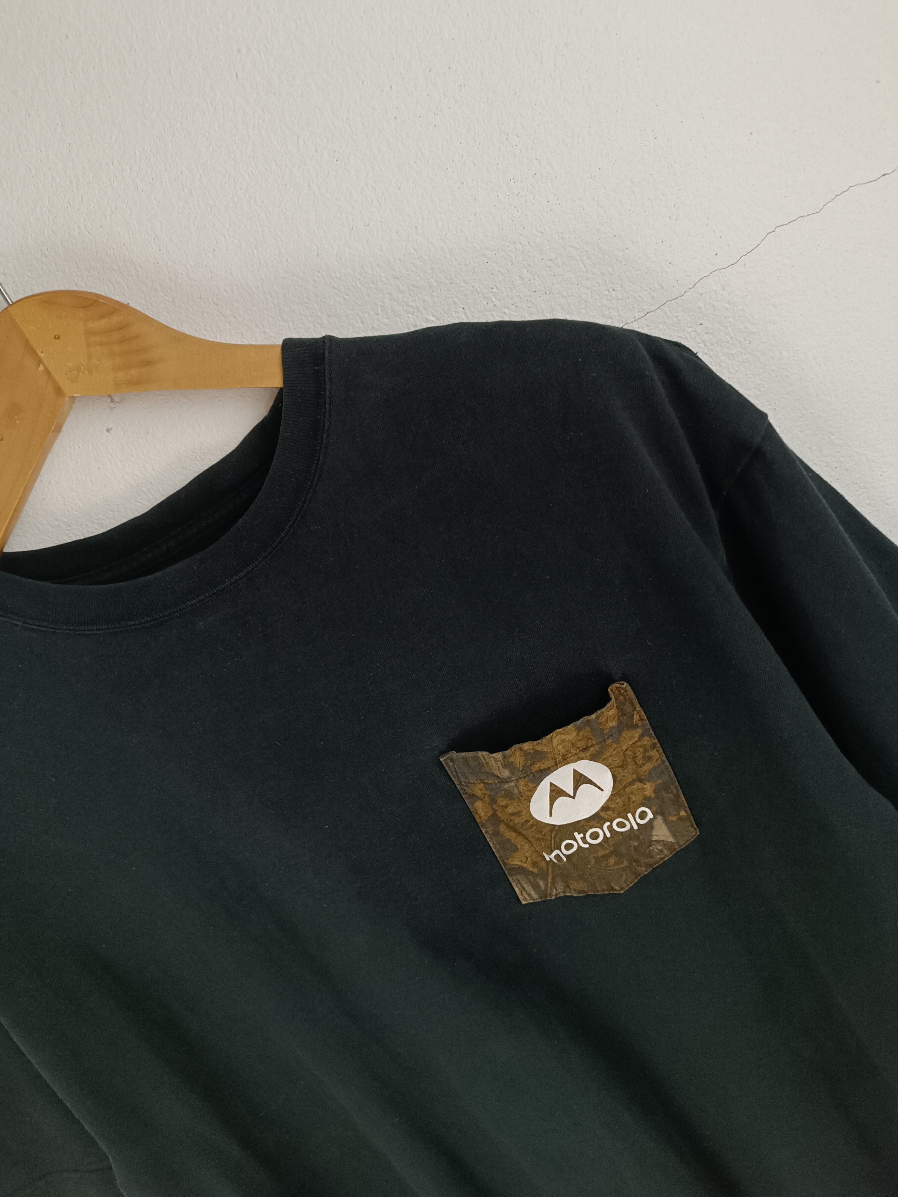 Motorola VINTAGE 2000'S MOTOROLA HELLOMOTO POCKET CAMO TEE Size US L / EU 52-54 / 3 - 8 Thumbnail