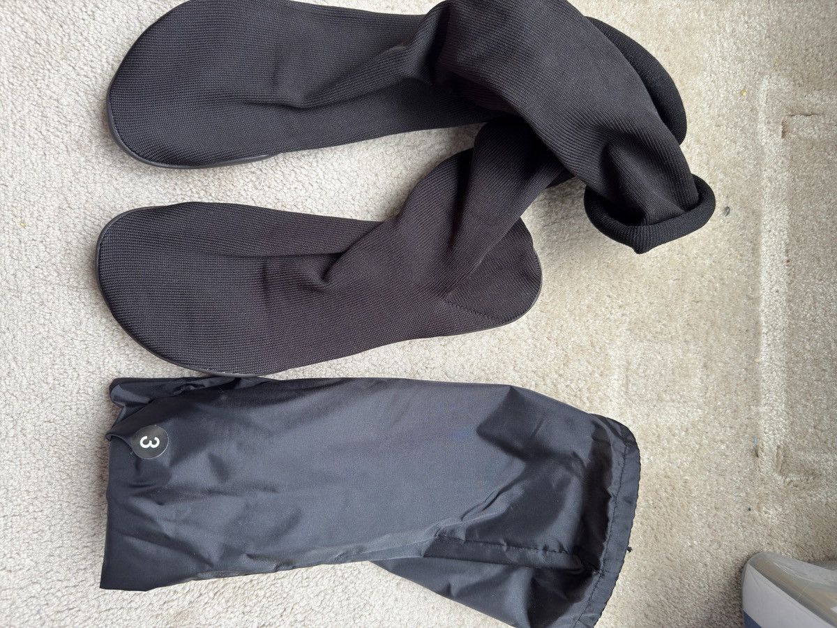 Yeezy Yeezy Pods Sz 3 Size US 13 / EU 46 - 9 Thumbnail