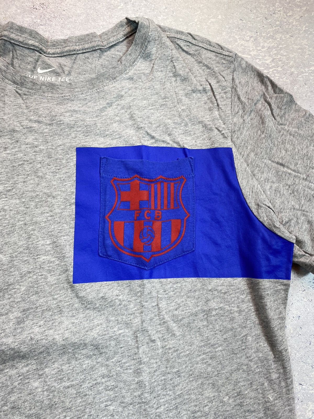Nike Nike FC Barcelona Men’s Grey T-shirt With Logo Size Large Size US L / EU 52-54 / 3 - 4 Thumbnail