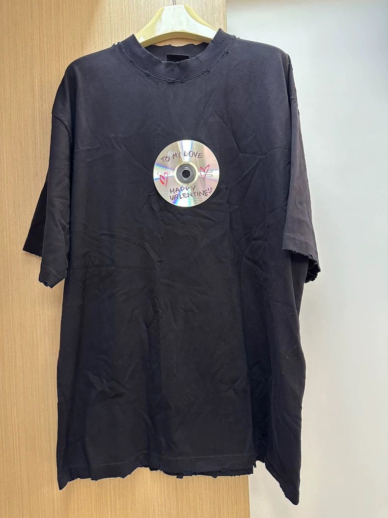 Balenciaga Balenciaga Valentine's Day Limited Edition CD Disc Short S Size US M / EU 48-50 / 2 - 1 Thumbnail