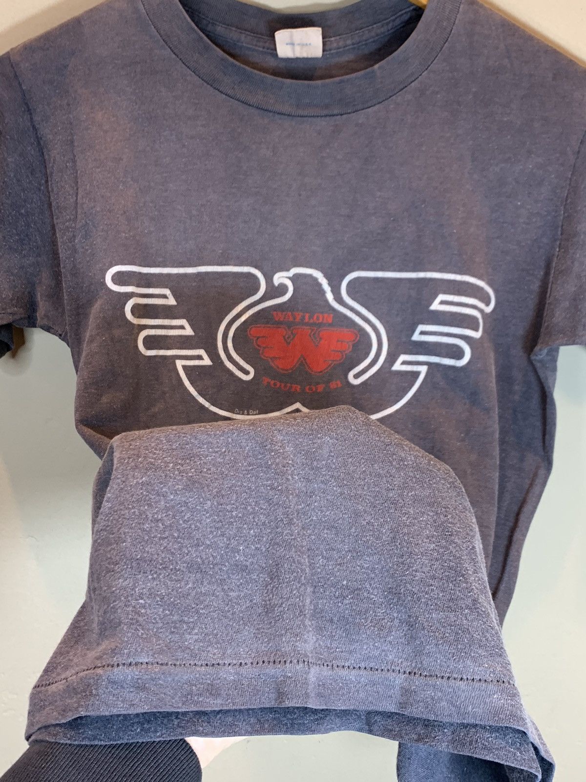 Band Tees × Vintage *RARE* Vintage 1981 Waylon Jennings Tour Single Stitch Shirt Size US S / EU 44-46 / 1 - 5 Thumbnail