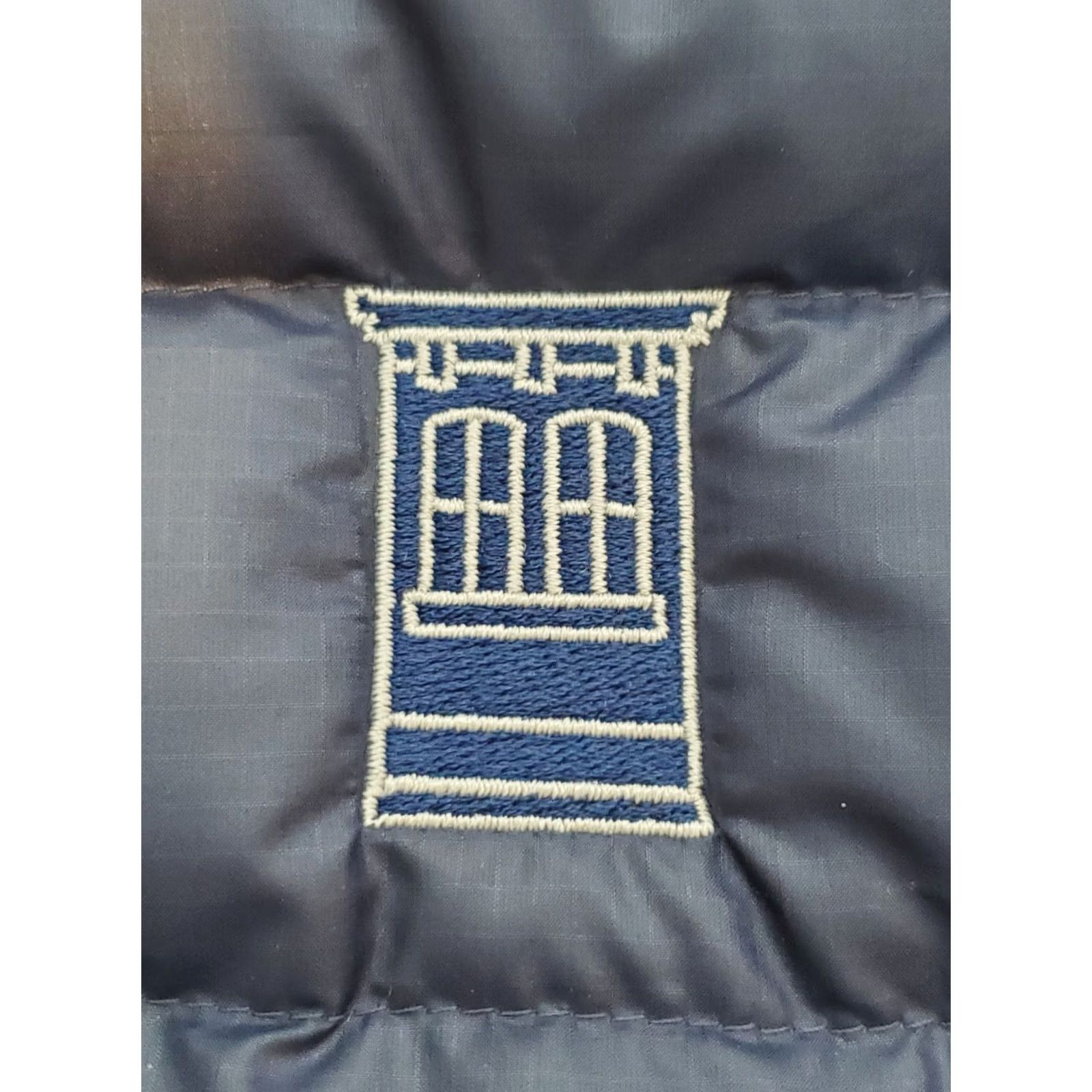 Patagonia Patagonia Women’s S Down Sweater Vest Classic Navy Embroidered This Old House Size S / US 4 / IT 40 - 5 Thumbnail
