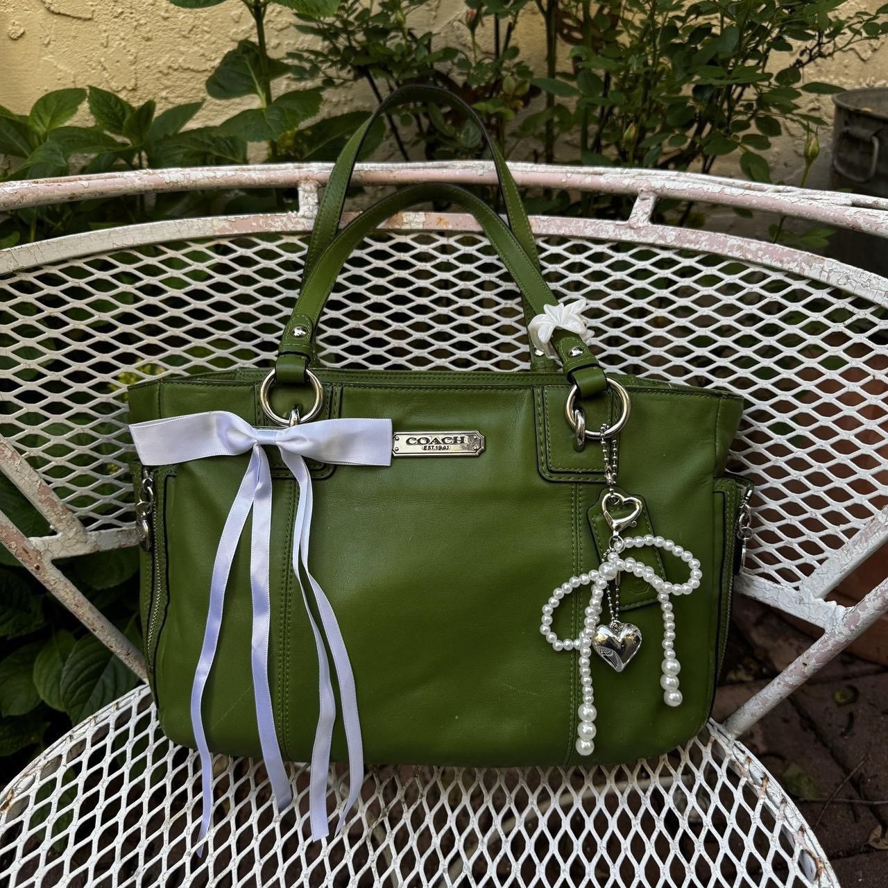 Coach Coach Green Leather Tote with Zipper Pockets Size ONE SIZE - 1 Thumbnail
