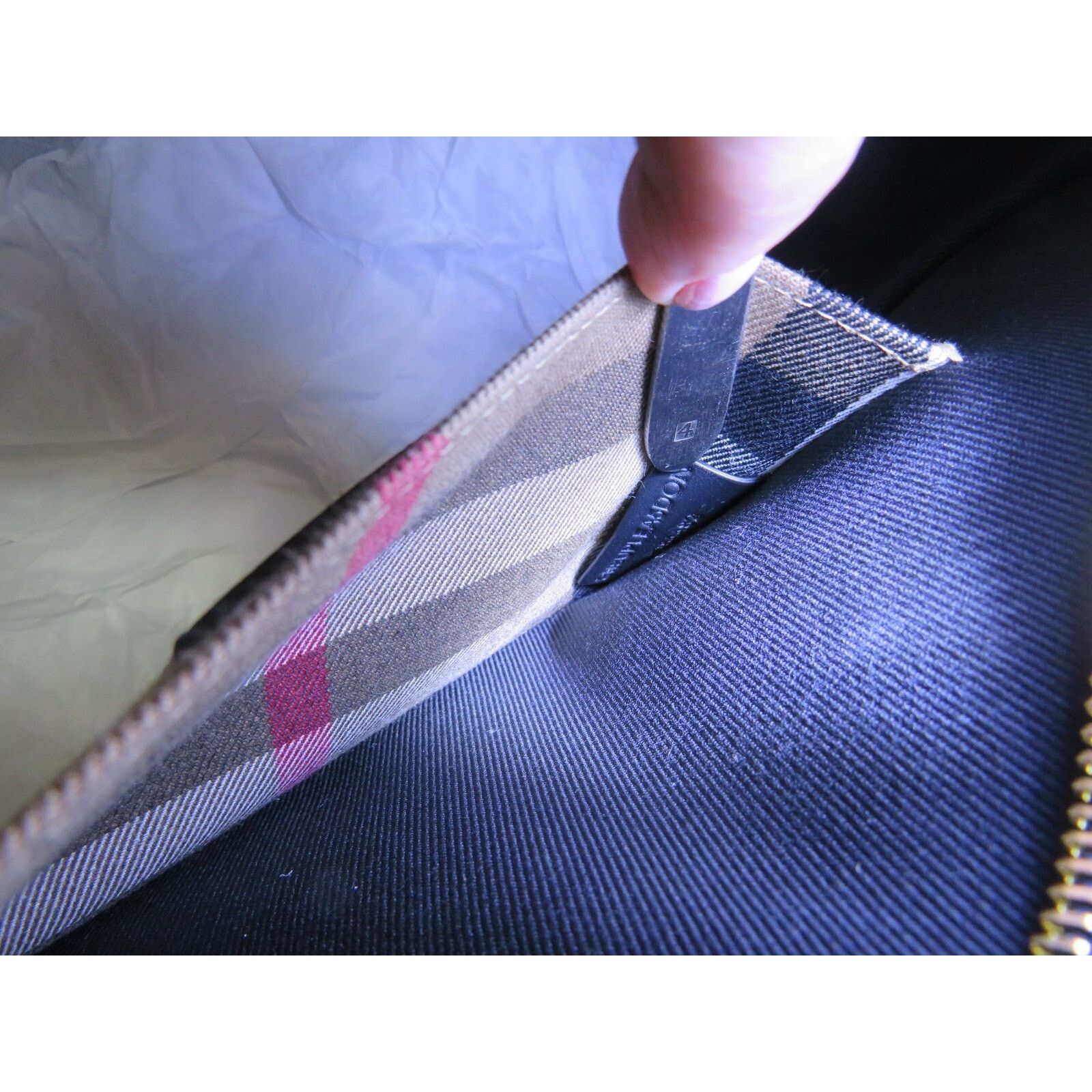 Burberry BURBERRY BANWELL DARK BLUE LEATHER CHECK SHOULDER BAG $2K Size ONE SIZE - 6 Thumbnail