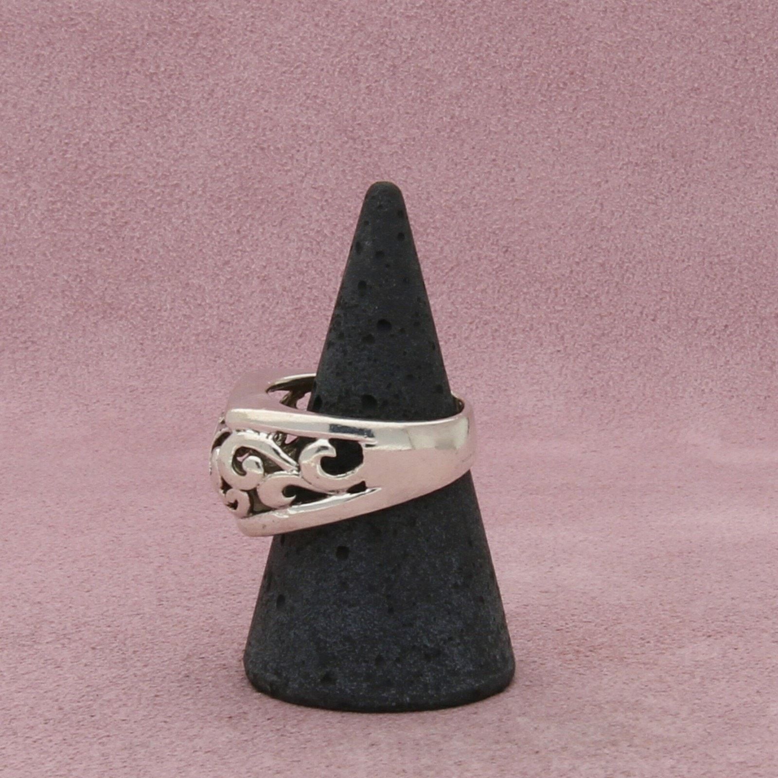 Sterling Silver sterling silver scrolled squared top band ring size 8.75 Size ONE SIZE - 4 Thumbnail