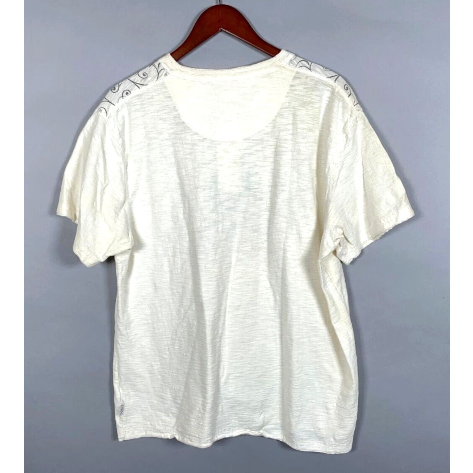 Off-White VINTAGE Modern Couture T-Shirt Henley Tribal Motif Adult XL Ivory Cotton 2000s Grunge Hip Hop Retro Skull Men Size US XL / EU 56 / 4 - 3 Thumbnail