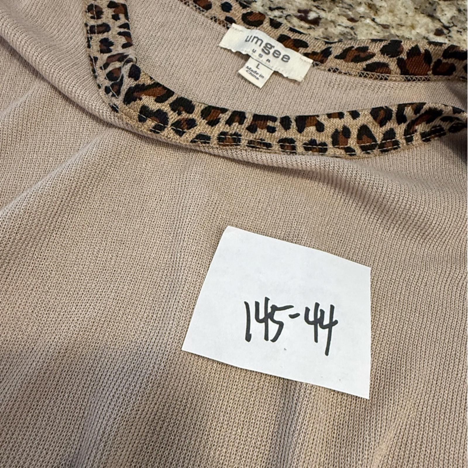 Other Umgee boho tan sweater leopard print fringe trim SZ LG Size L / US 10 / IT 46 - 9 Thumbnail