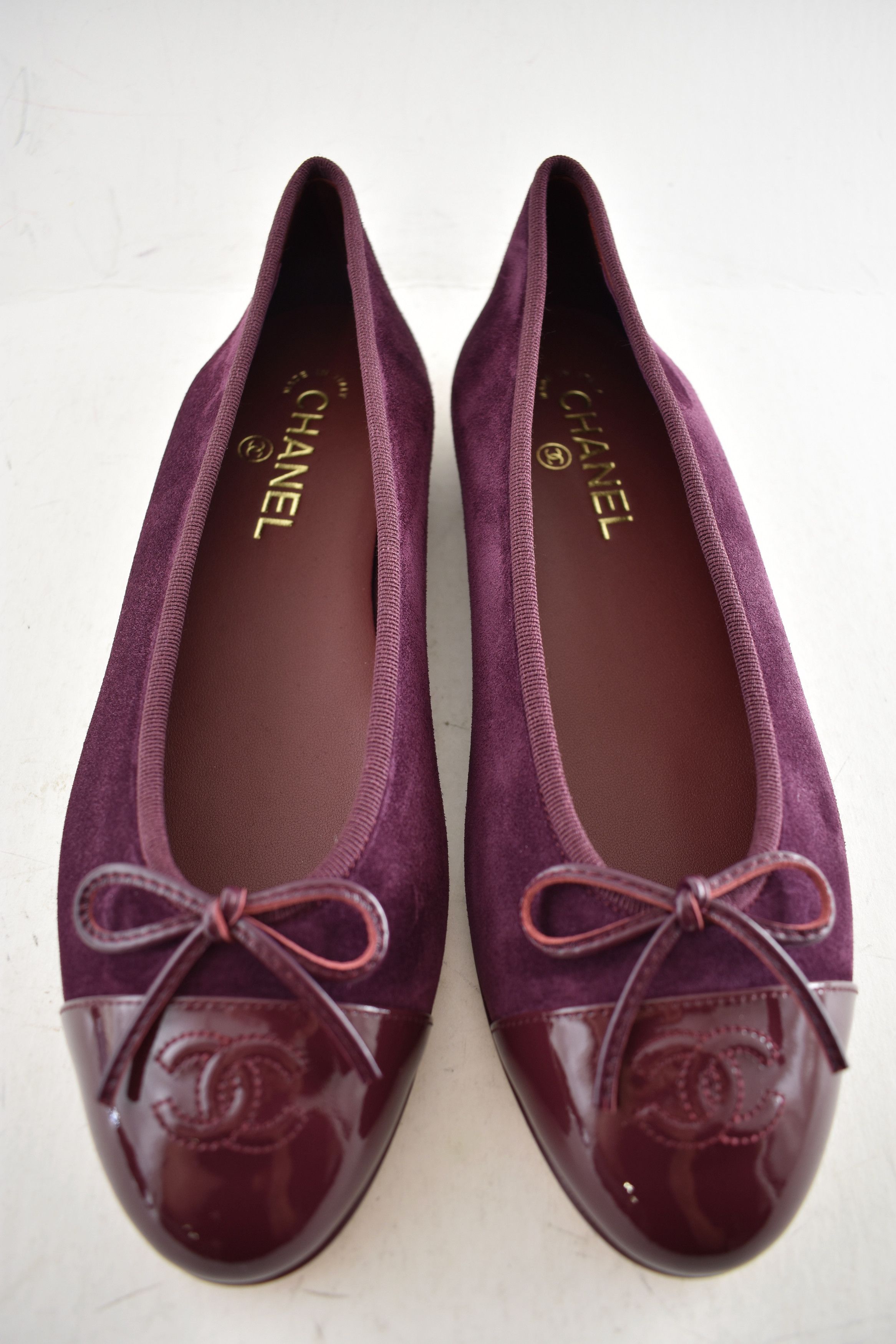 Chanel 26A Burgundy Purple Suede CC Logo Ballet Ballerina Flat 41 Size US 11 / IT 41 - 3 Thumbnail