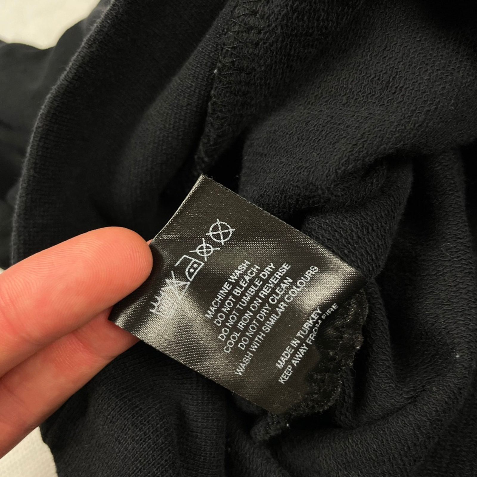 Other Hera Black Hoodie Sweatshirt M Size US M / EU 48-50 / 2 - 11 Thumbnail