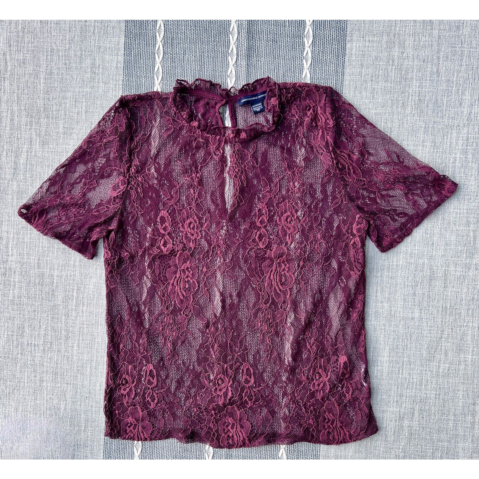 American Eagle Outfitters XS Y2K AE American Eagle Vintage Lace Top Keyhole Back Size XS / US 0-2 / IT 36-38 - 1 Thumbnail