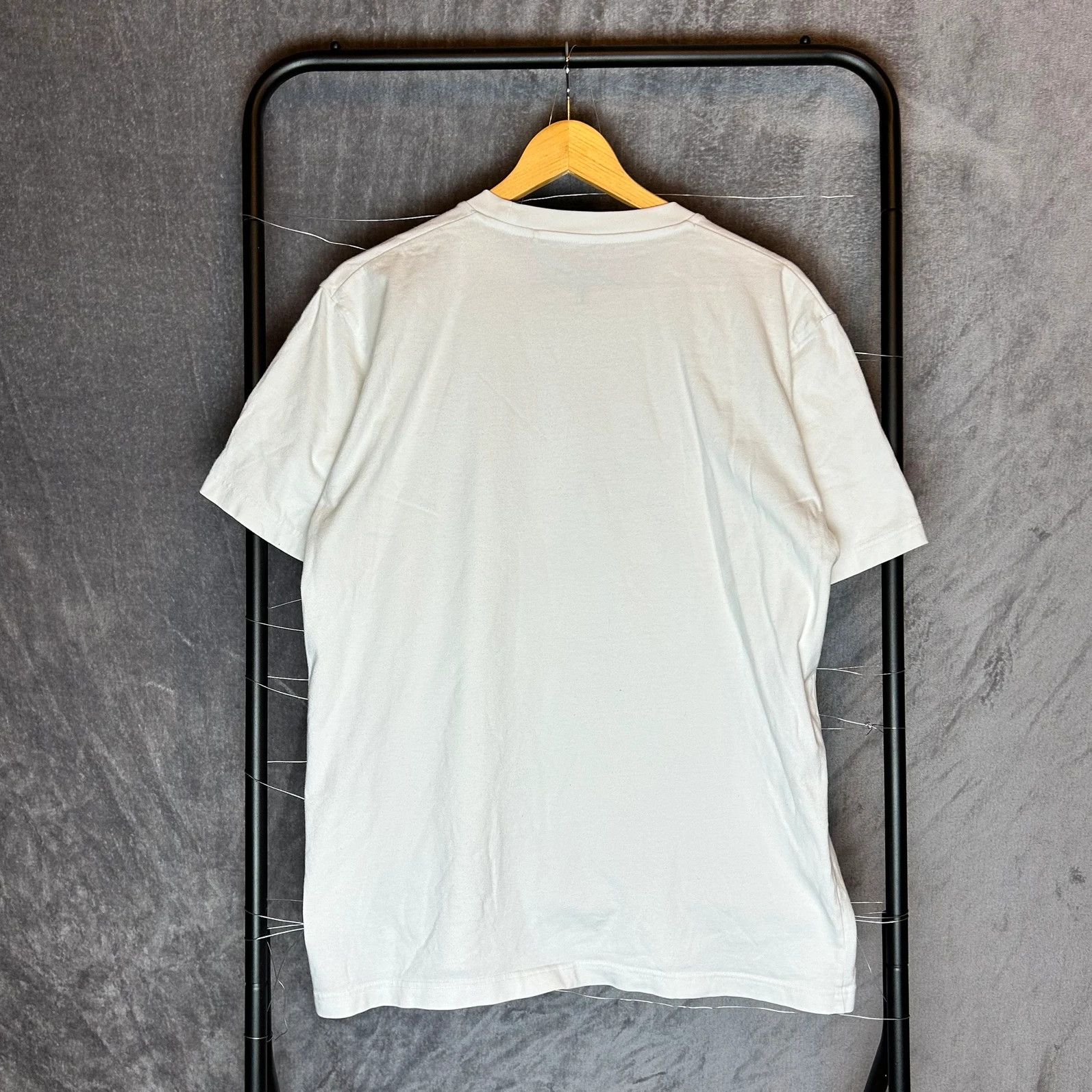 Girl Skateboards × Uniqlo Uniqlo x Girl Skateboards white tee big logo print Size US L / EU 52-54 / 3 - 2 Thumbnail