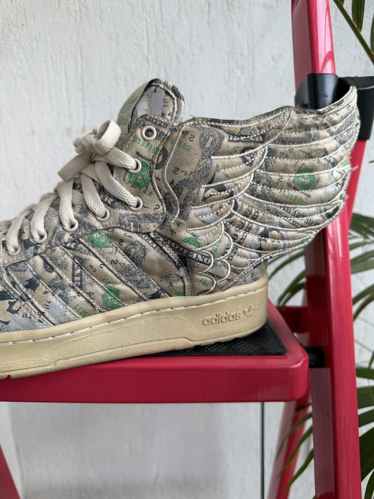Adidas × Jeremy Scott Dollar wings sneaker Size US 9 / EU 42 - 10 Thumbnail